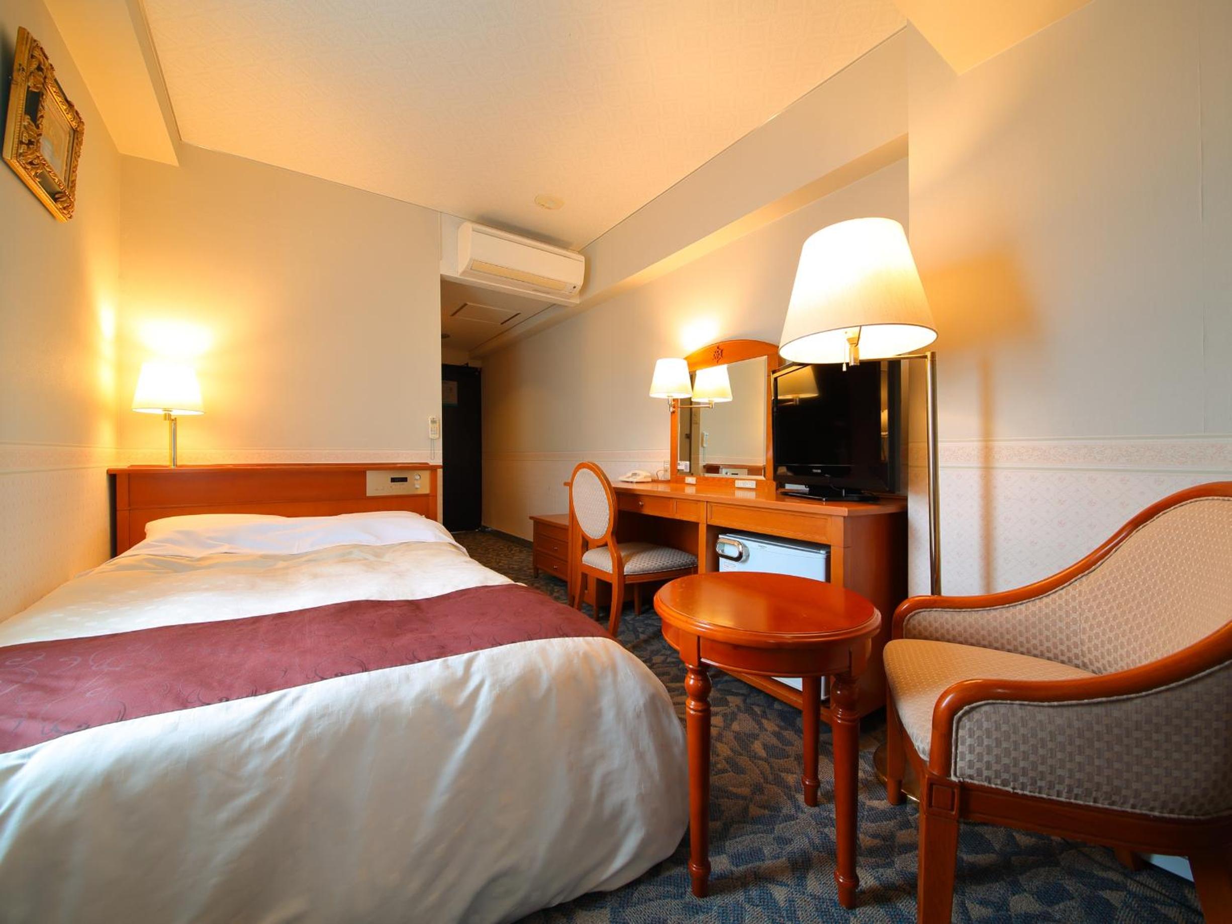 Double Room with Small Double Bed - Non-Smoking - Photo 1
