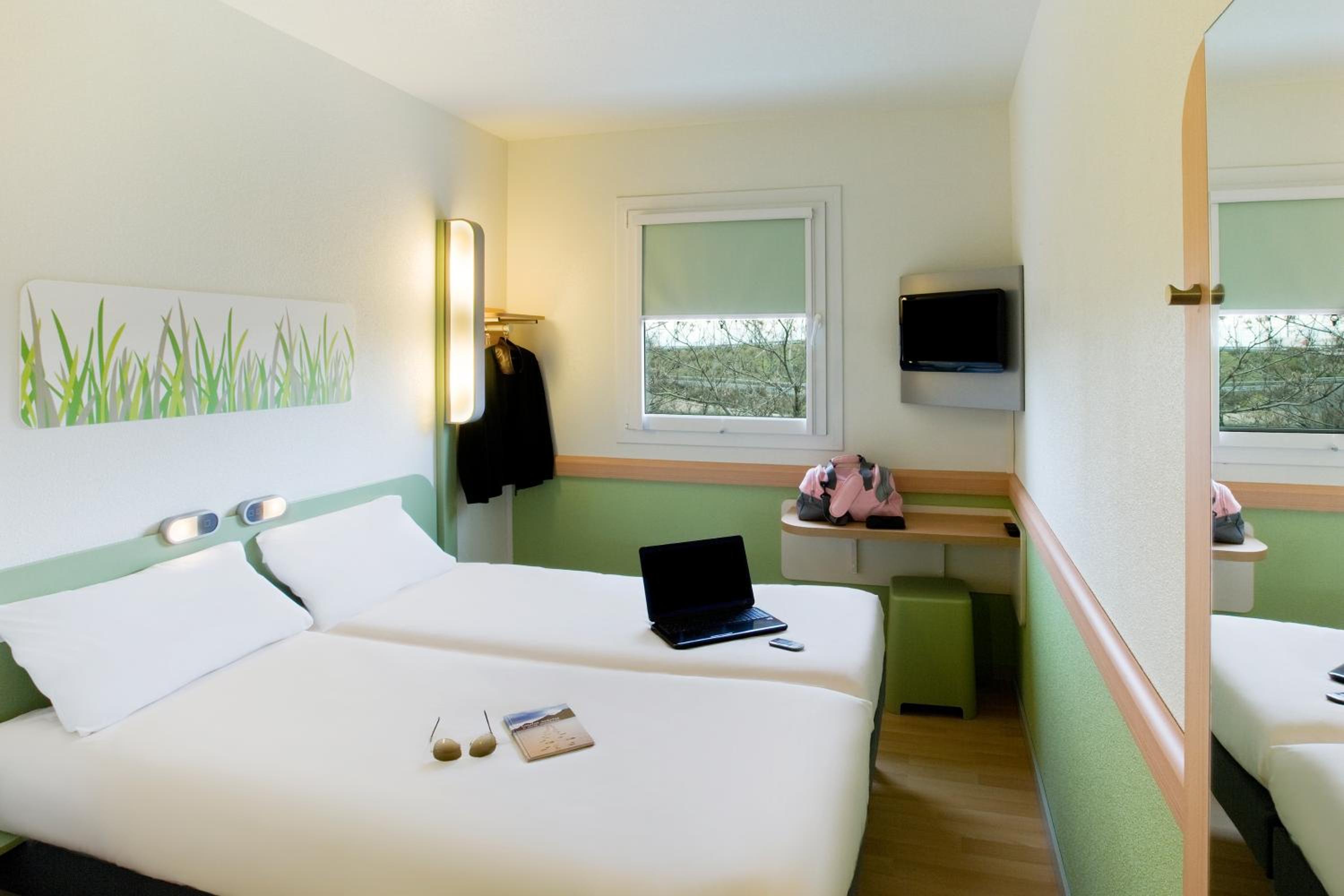 Twin Room - Photo 4