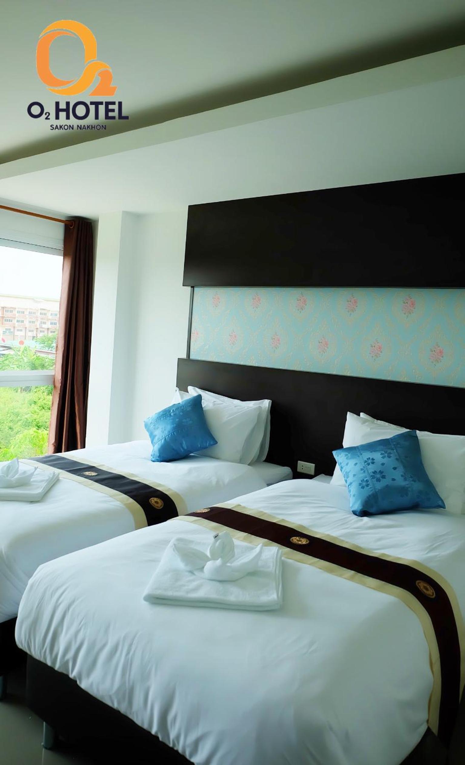 Twin Room with Balcony - Photo 6