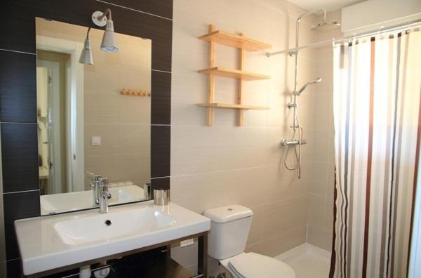 Three-Bedroom Apartment photo 3
