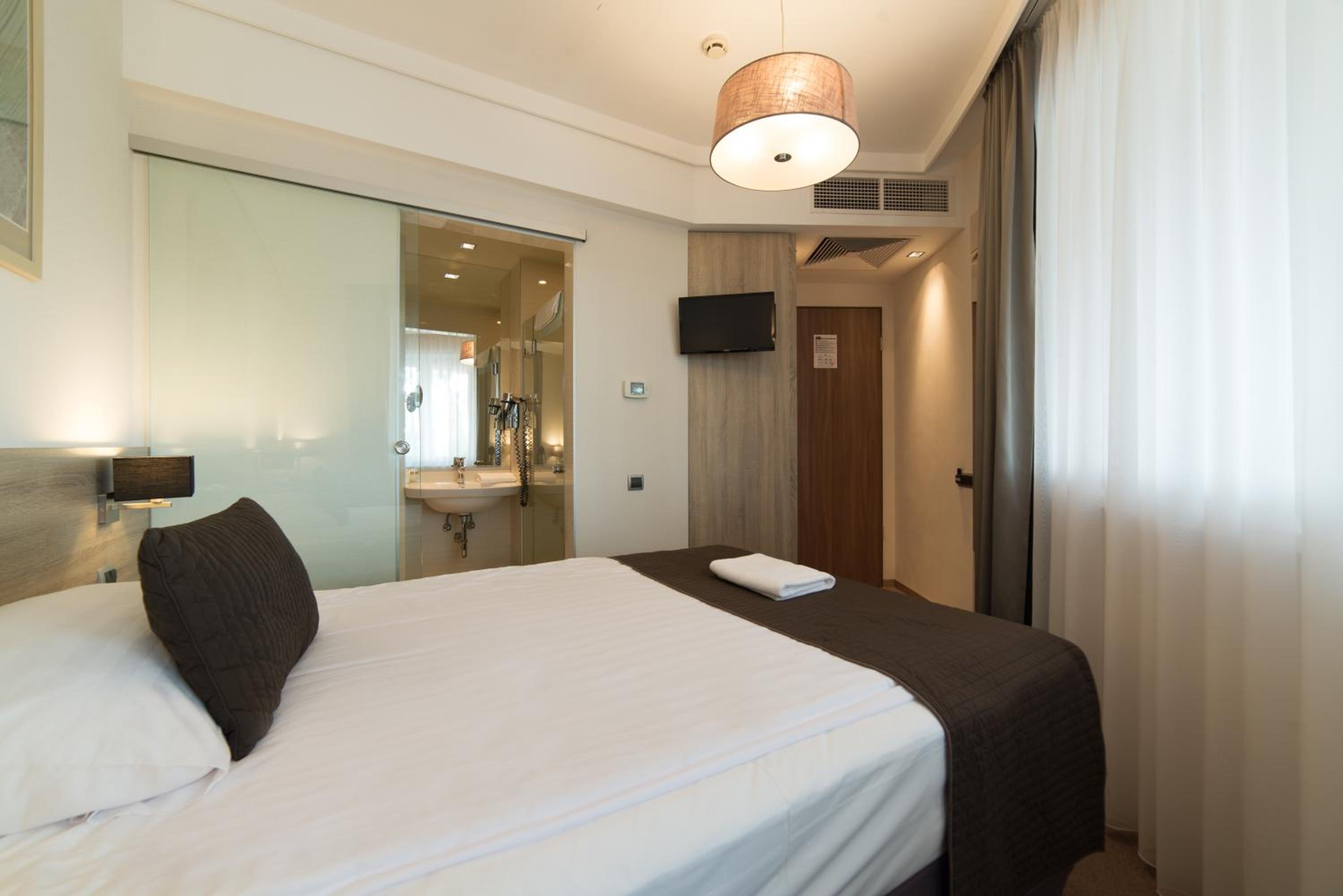 Economy Single Room  with Wellness Access photo 1