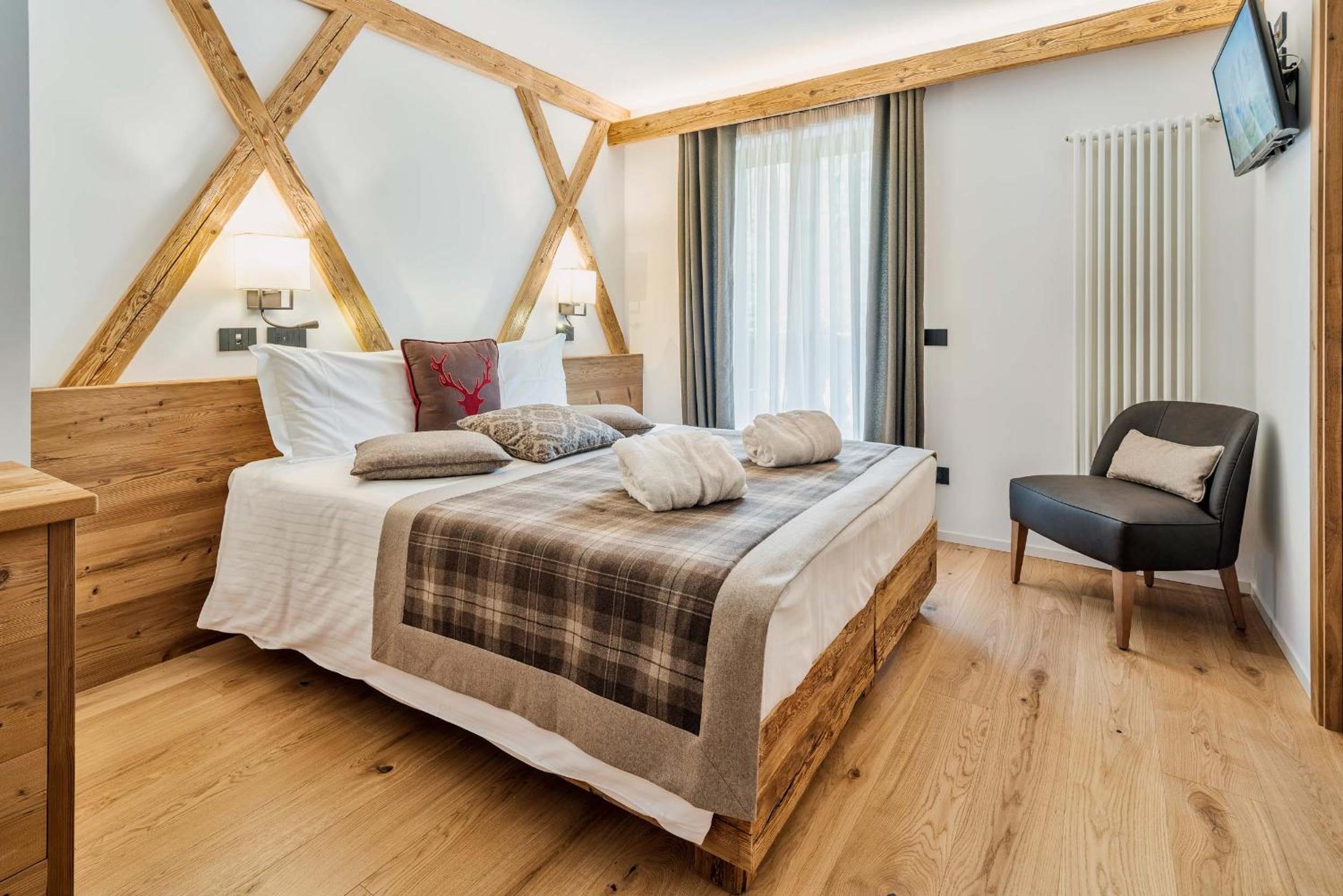 Deluxe Double or Twin Room with Balcony - Photo 4