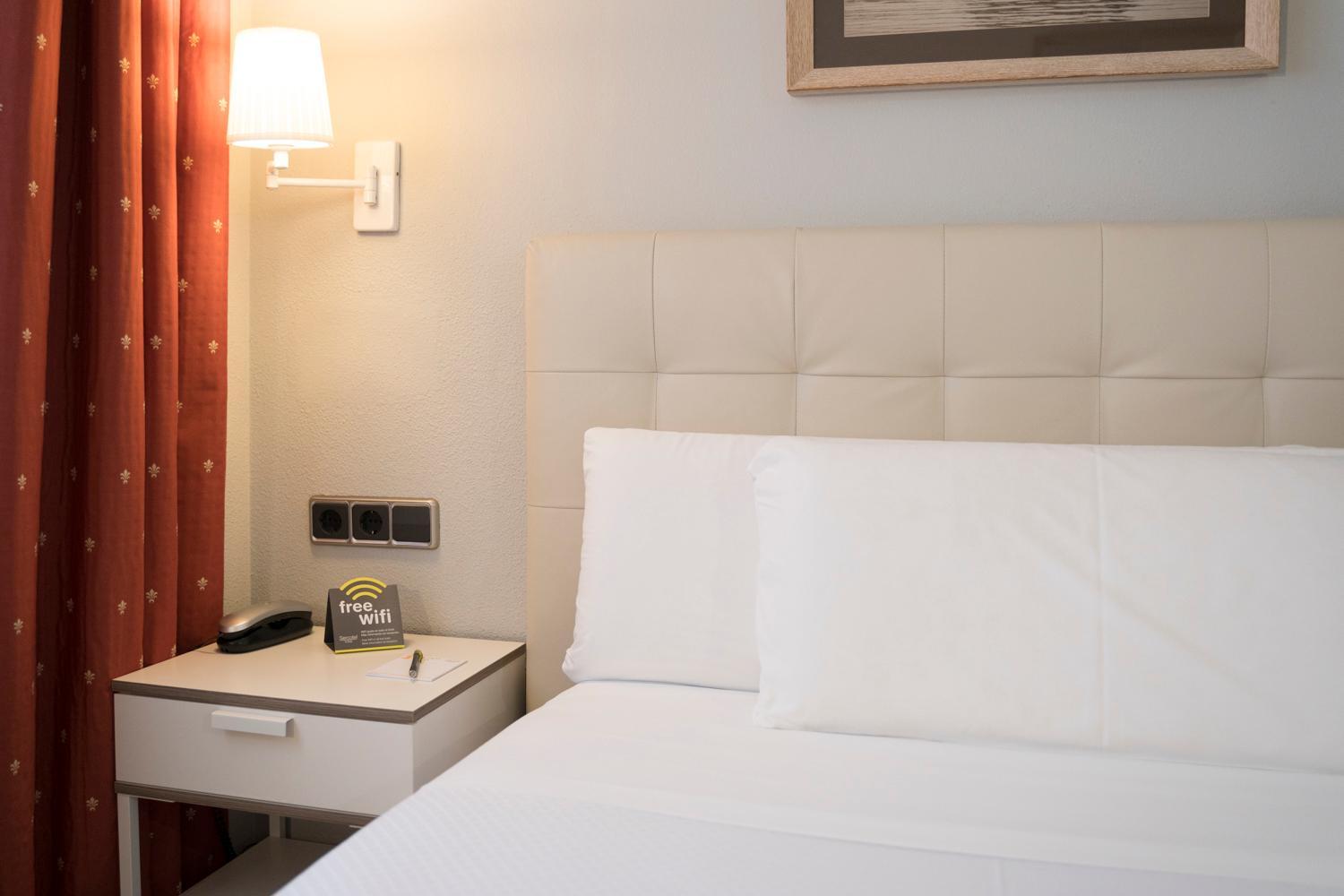 Double or Twin Room - Photo 1