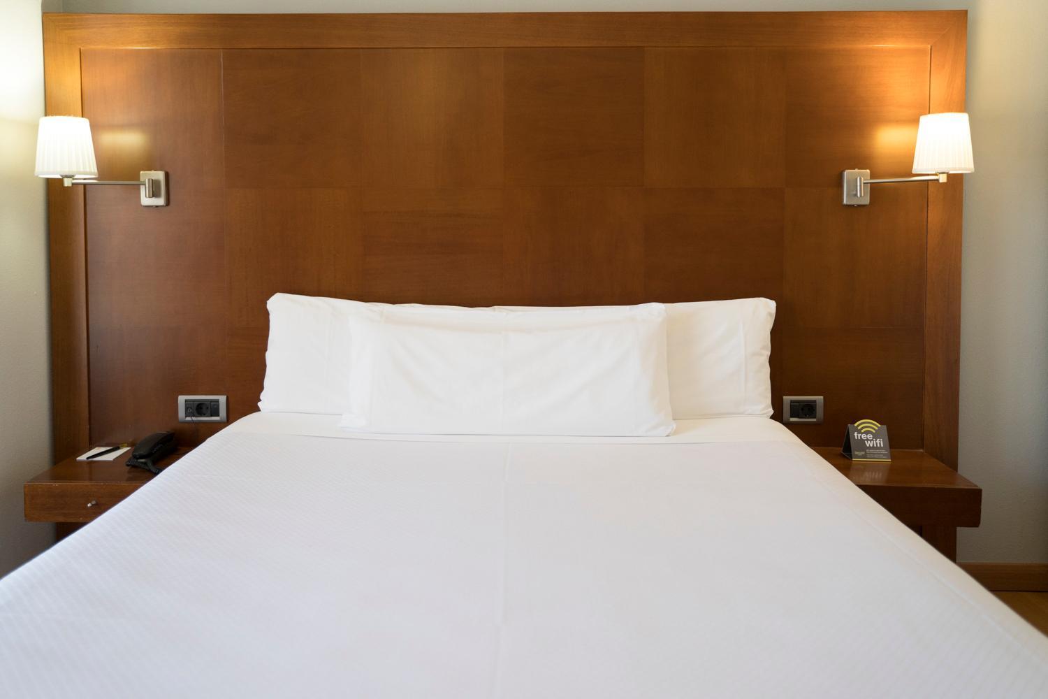 Double or Twin Room - Photo 11