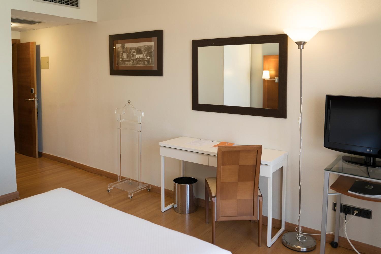 Double or Twin Room - Photo 12