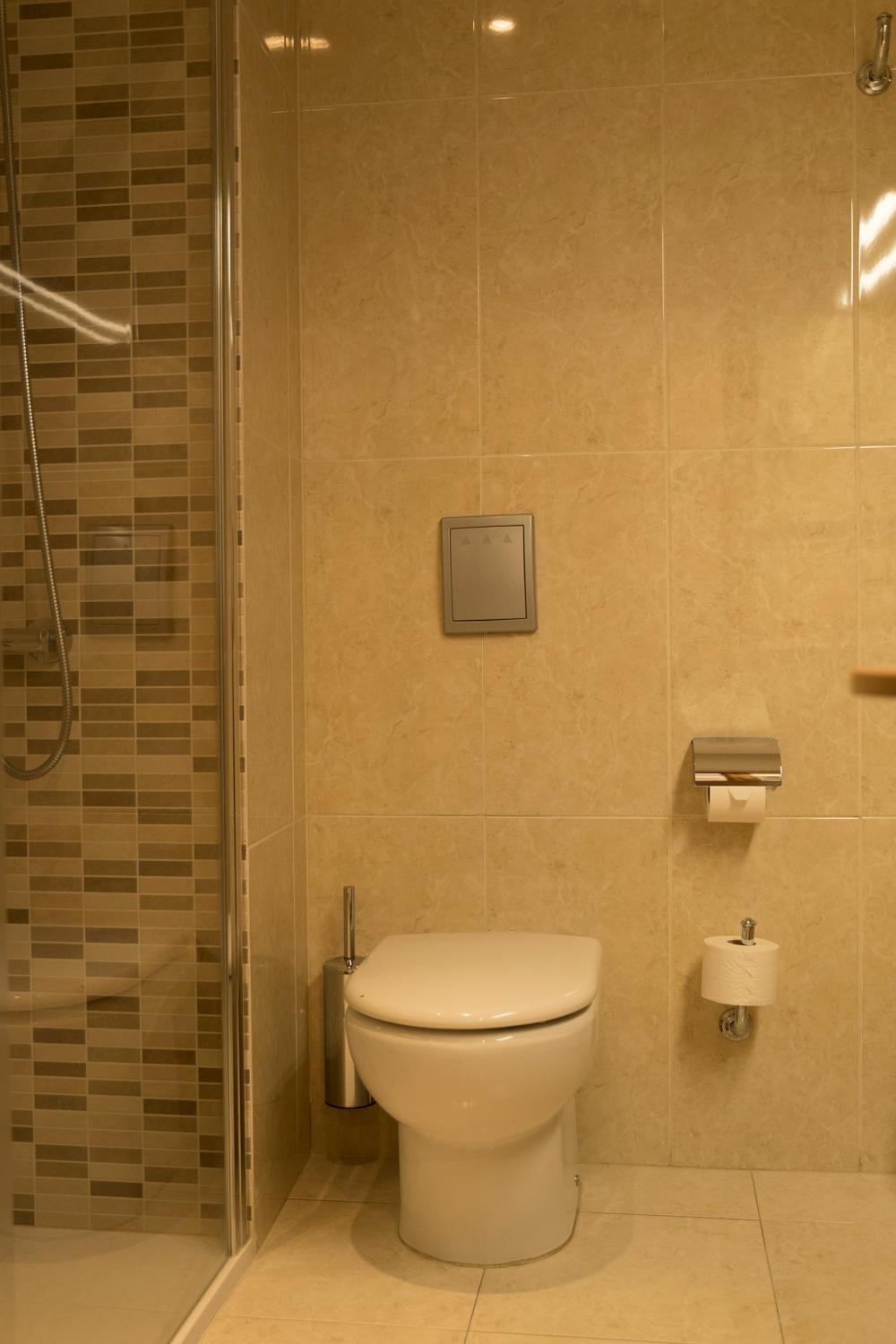 Double or Twin Room - Photo 13