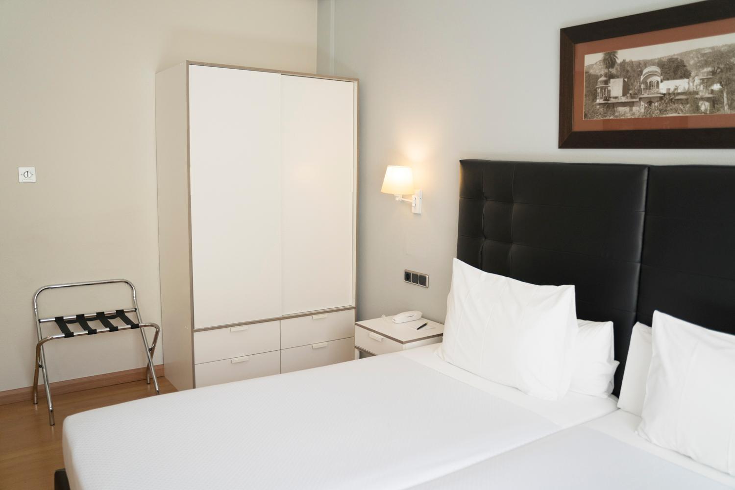 Double or Twin Room - Photo 14