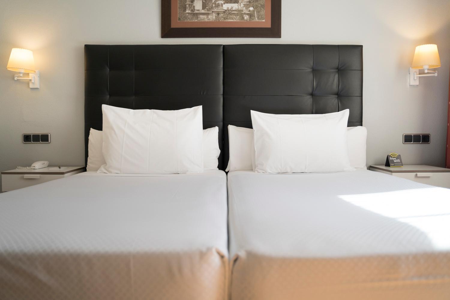 Double or Twin Room - Photo 15