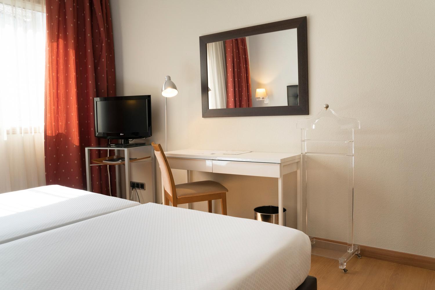 Double or Twin Room - Photo 2