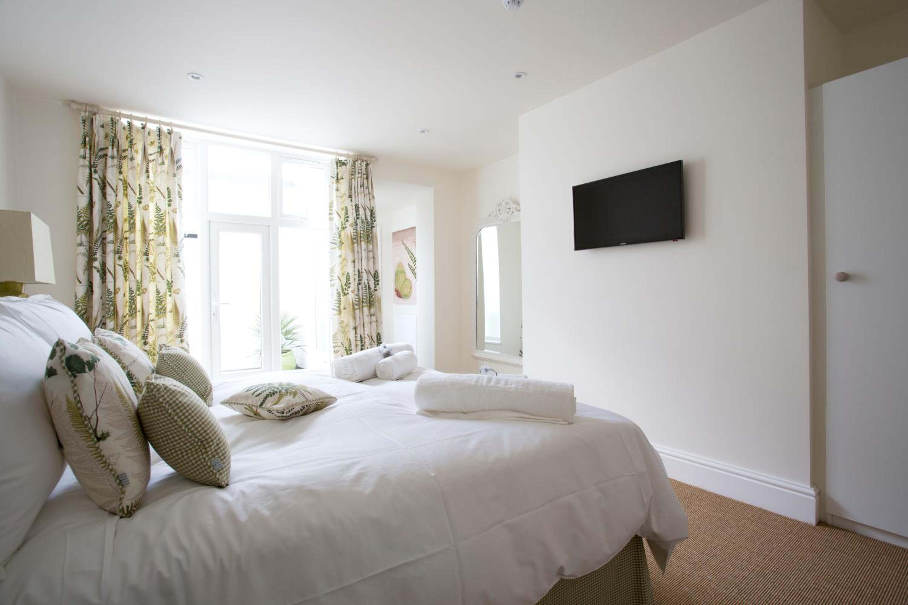 Deluxe Four Poster Room photo 2