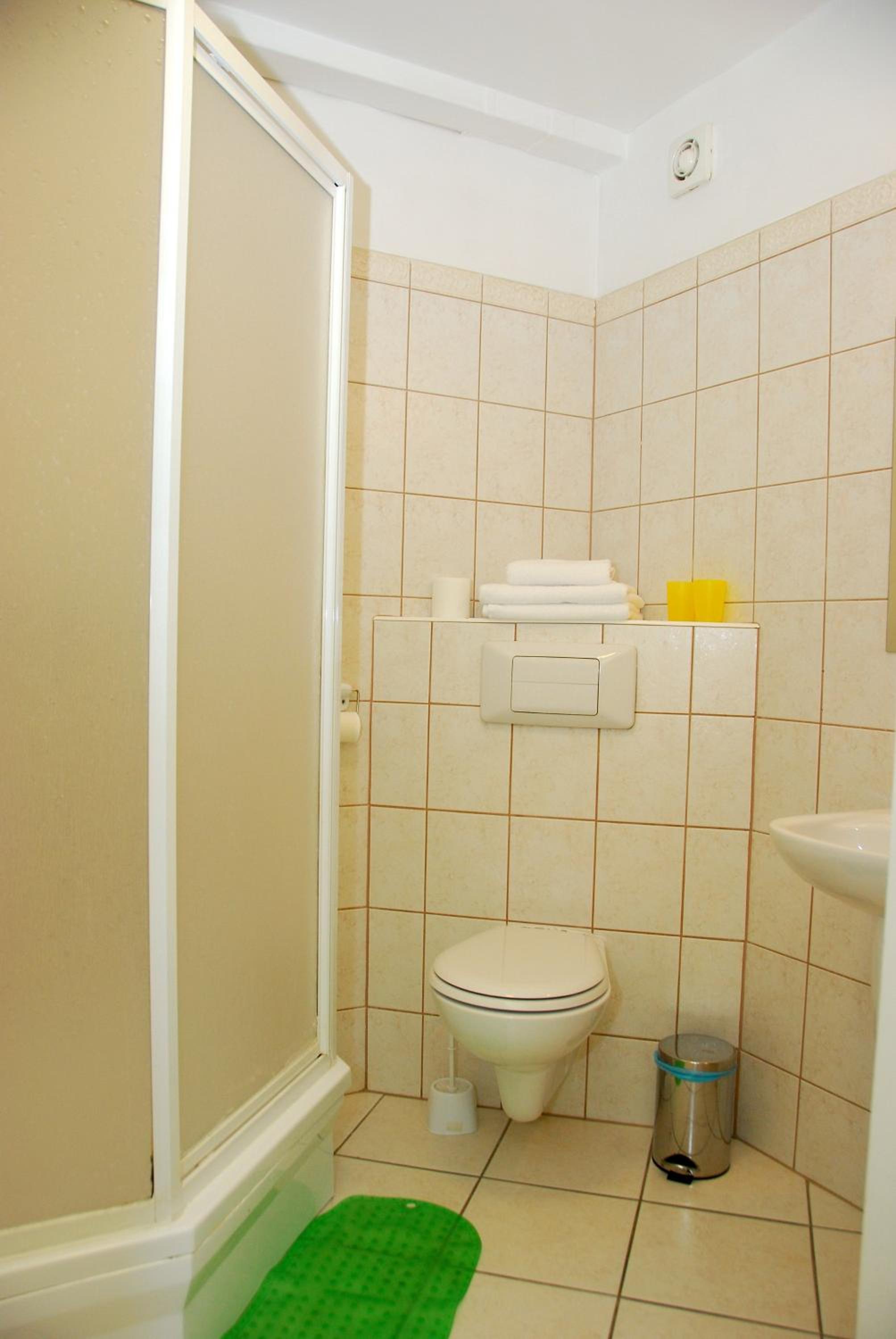 Single Room photo 3