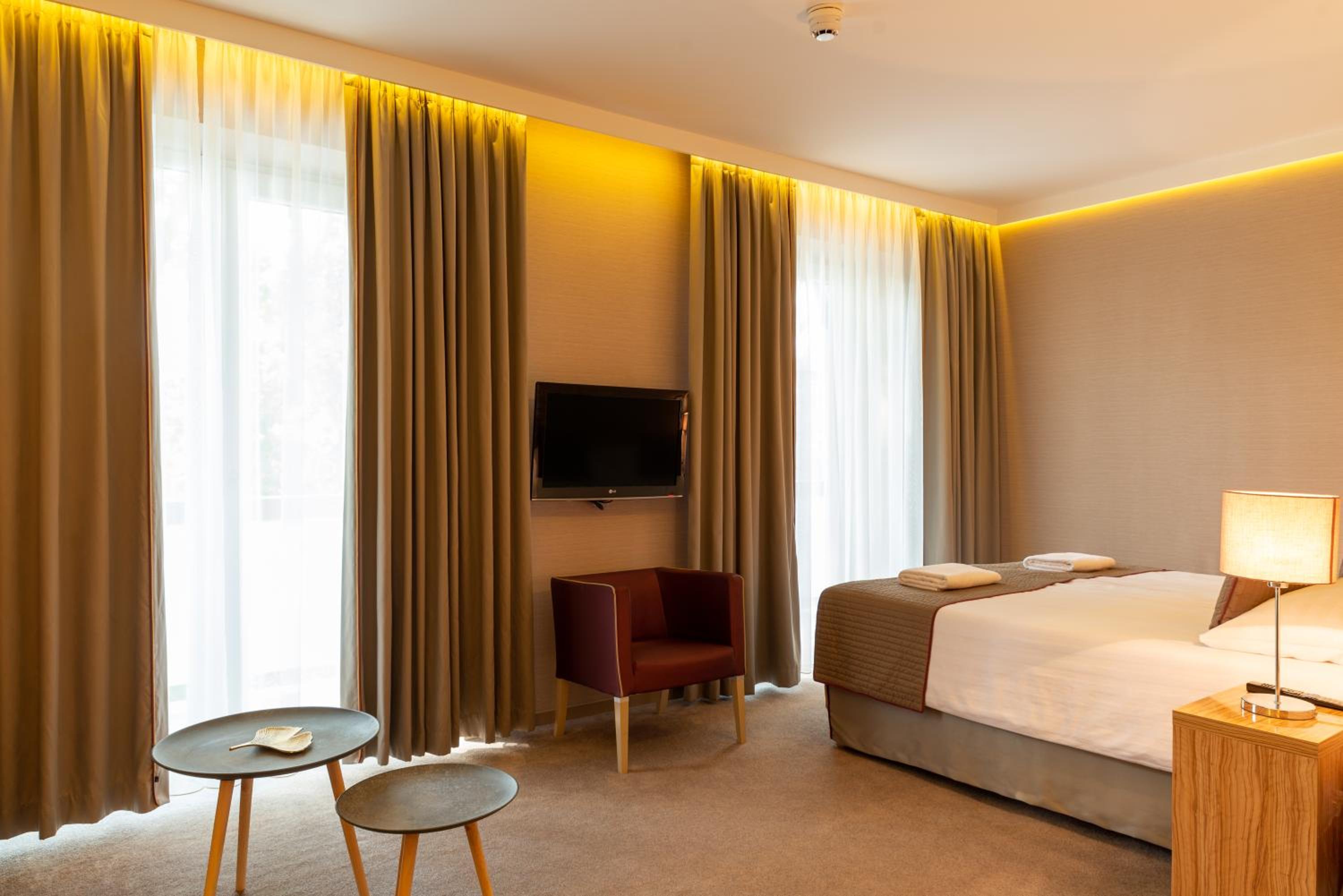 Deluxe Double or Twin Room - Disability Access with Wellness Access photo 1