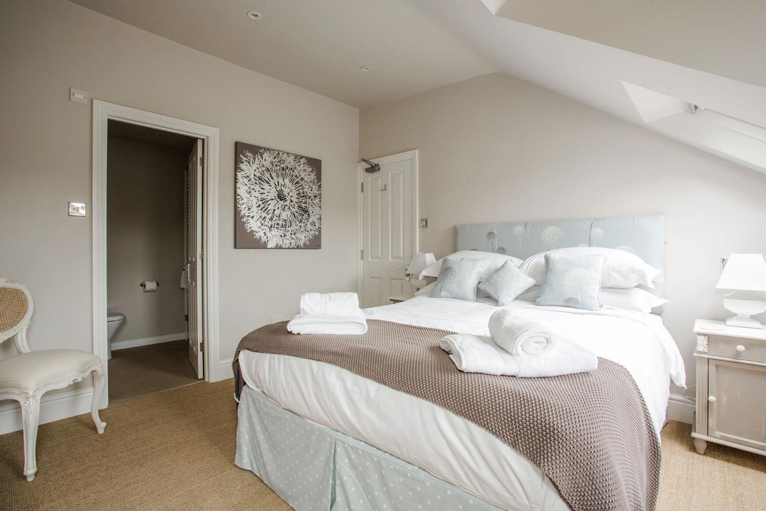 Standard King Room photo 3