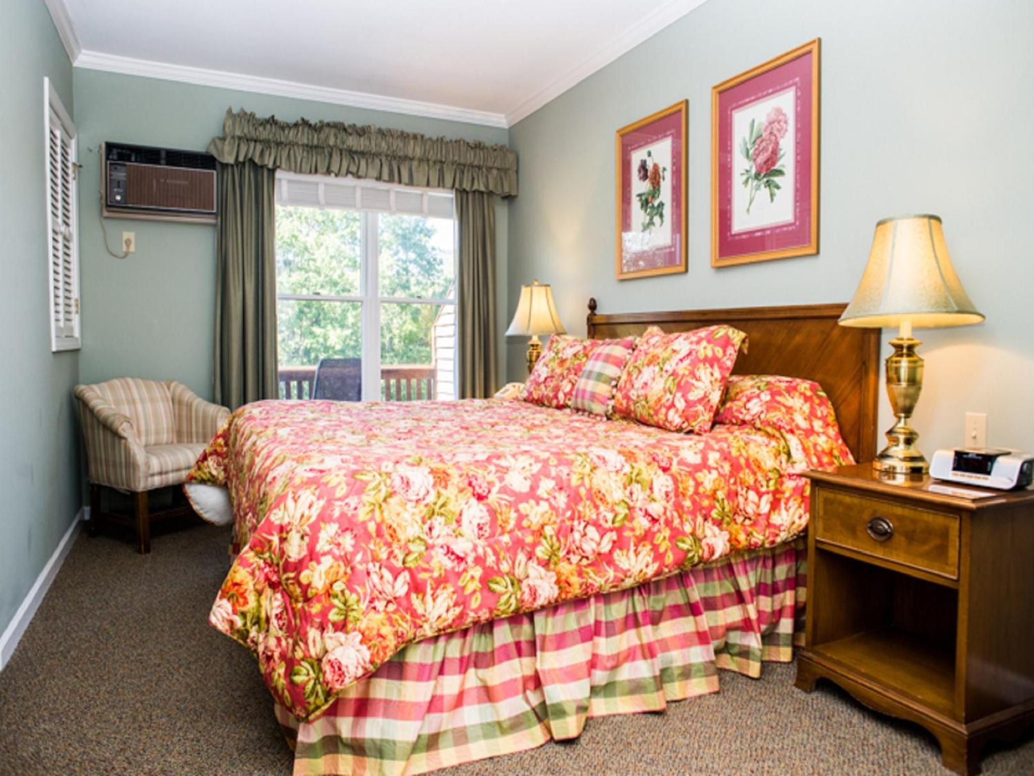 One-Bedroom Suite - Photo 3