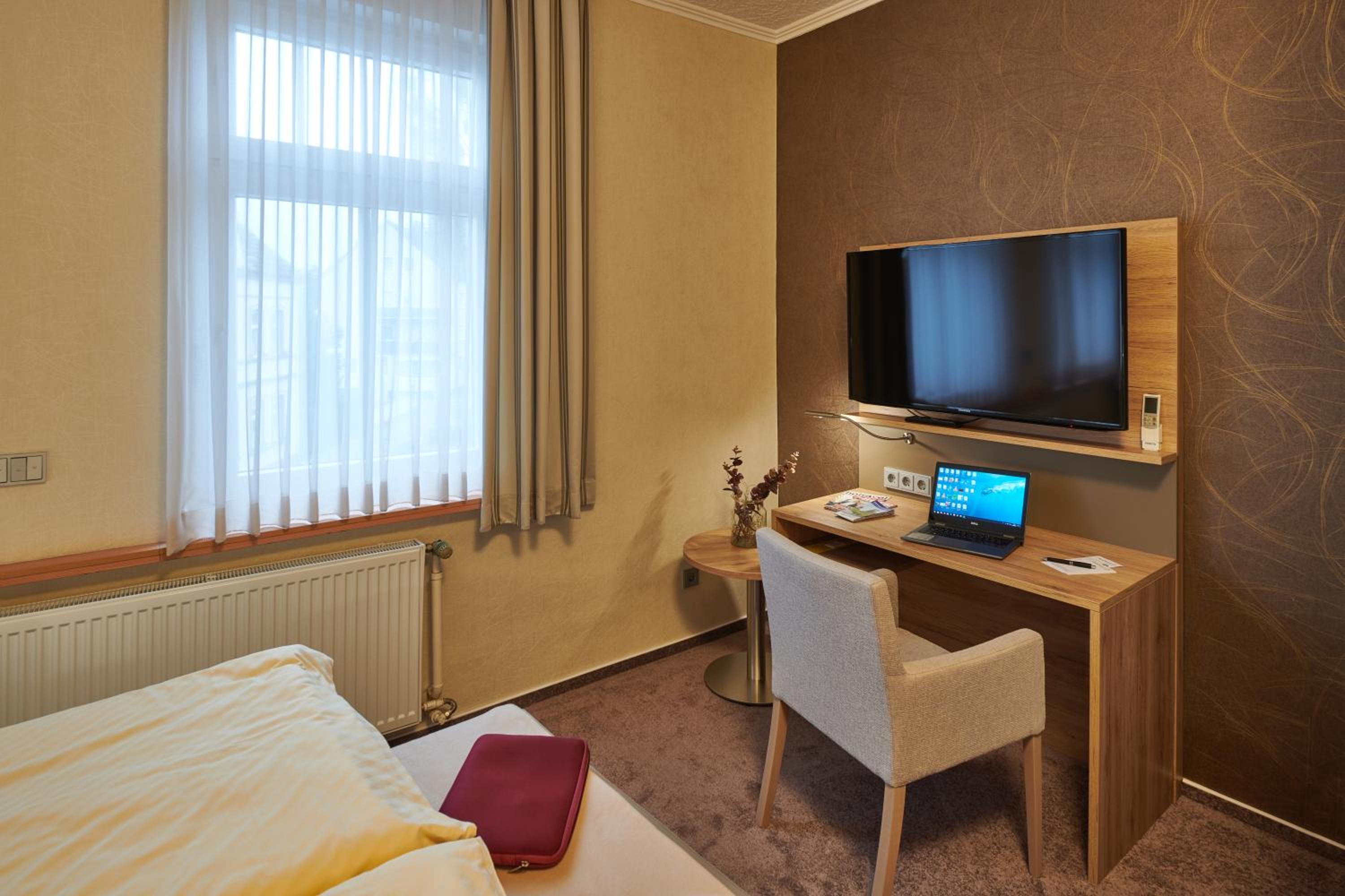 Double Room - Photo 5