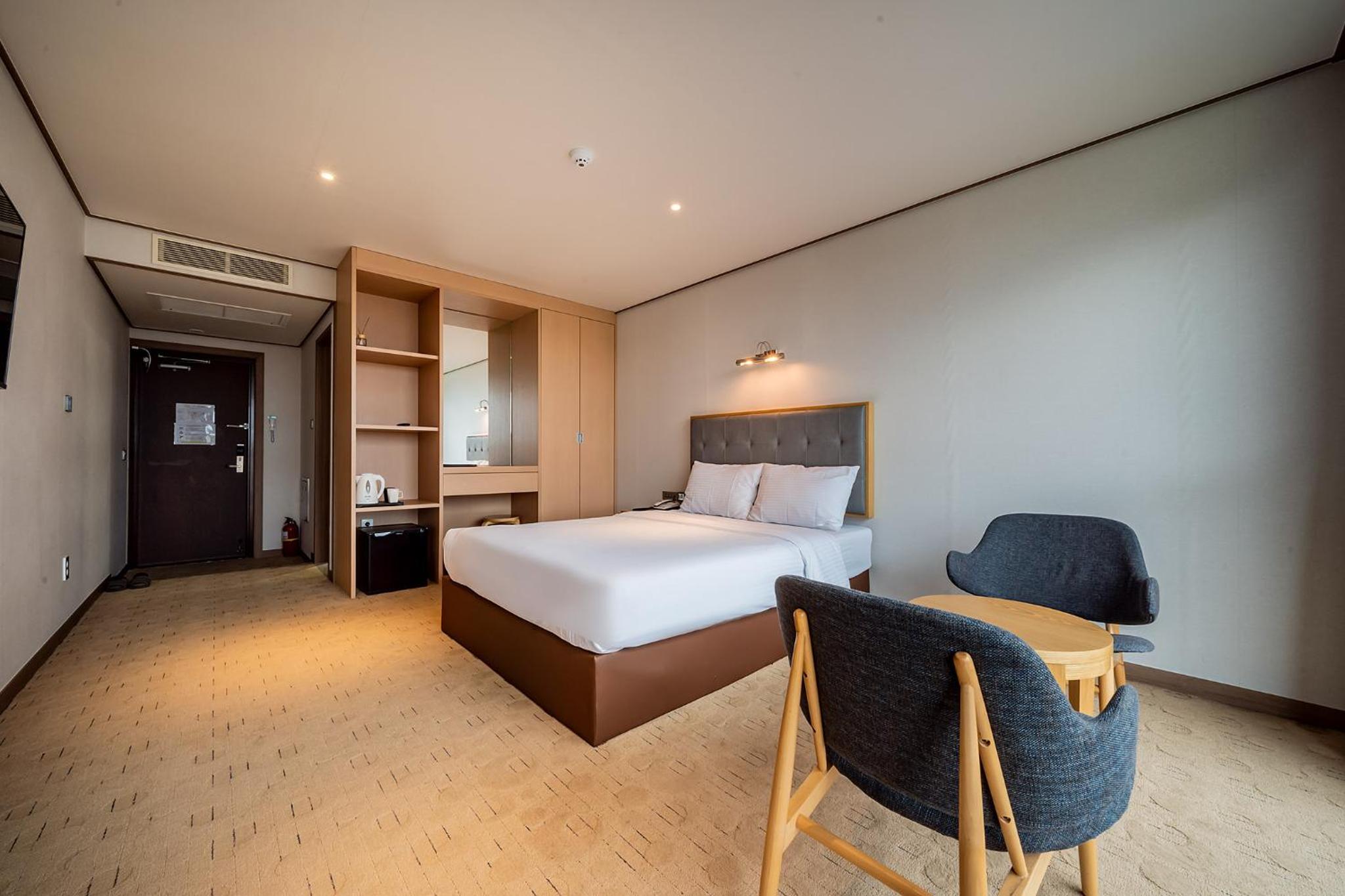 Double Room - Photo 4