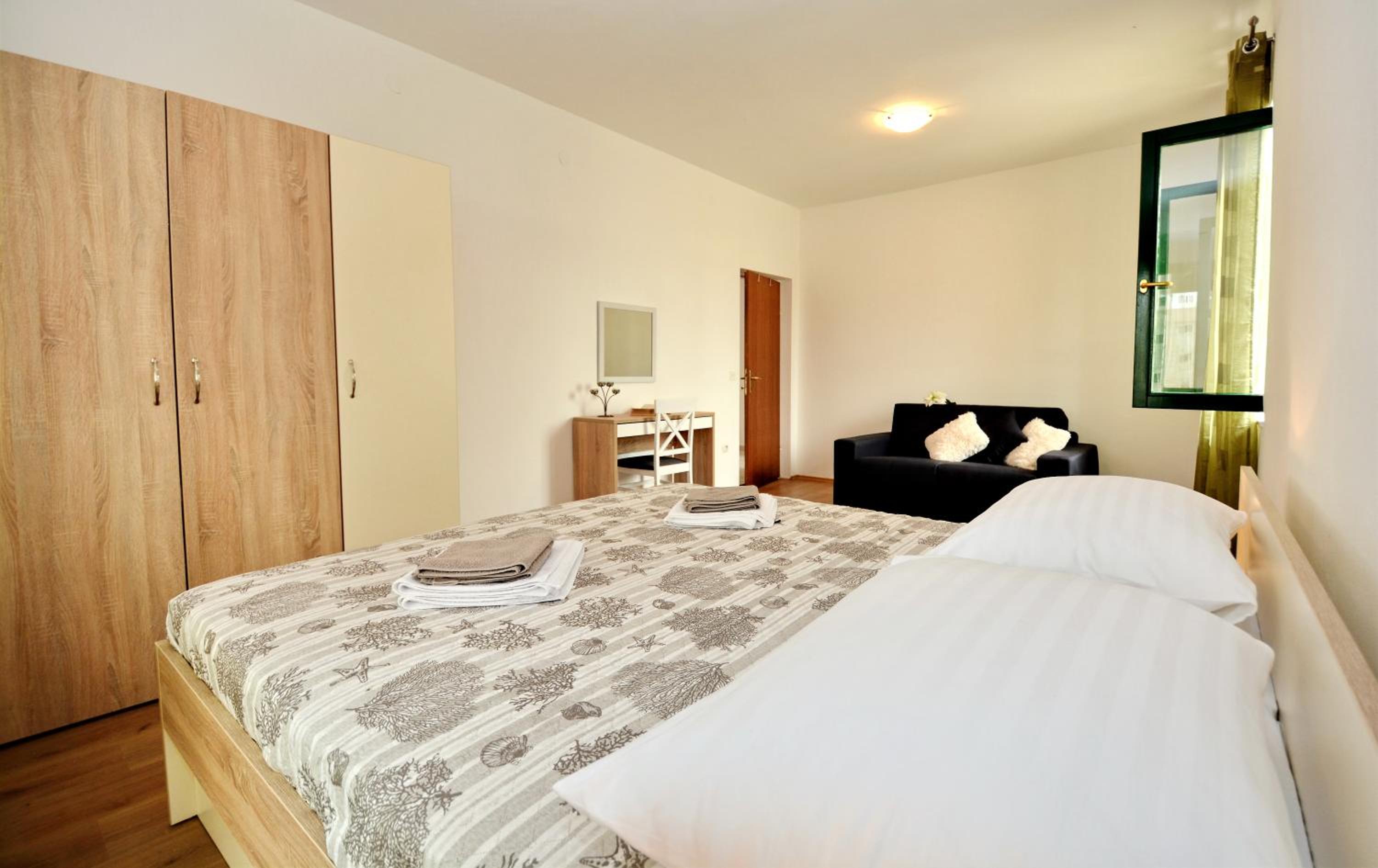 Deluxe Apartment photo 3
