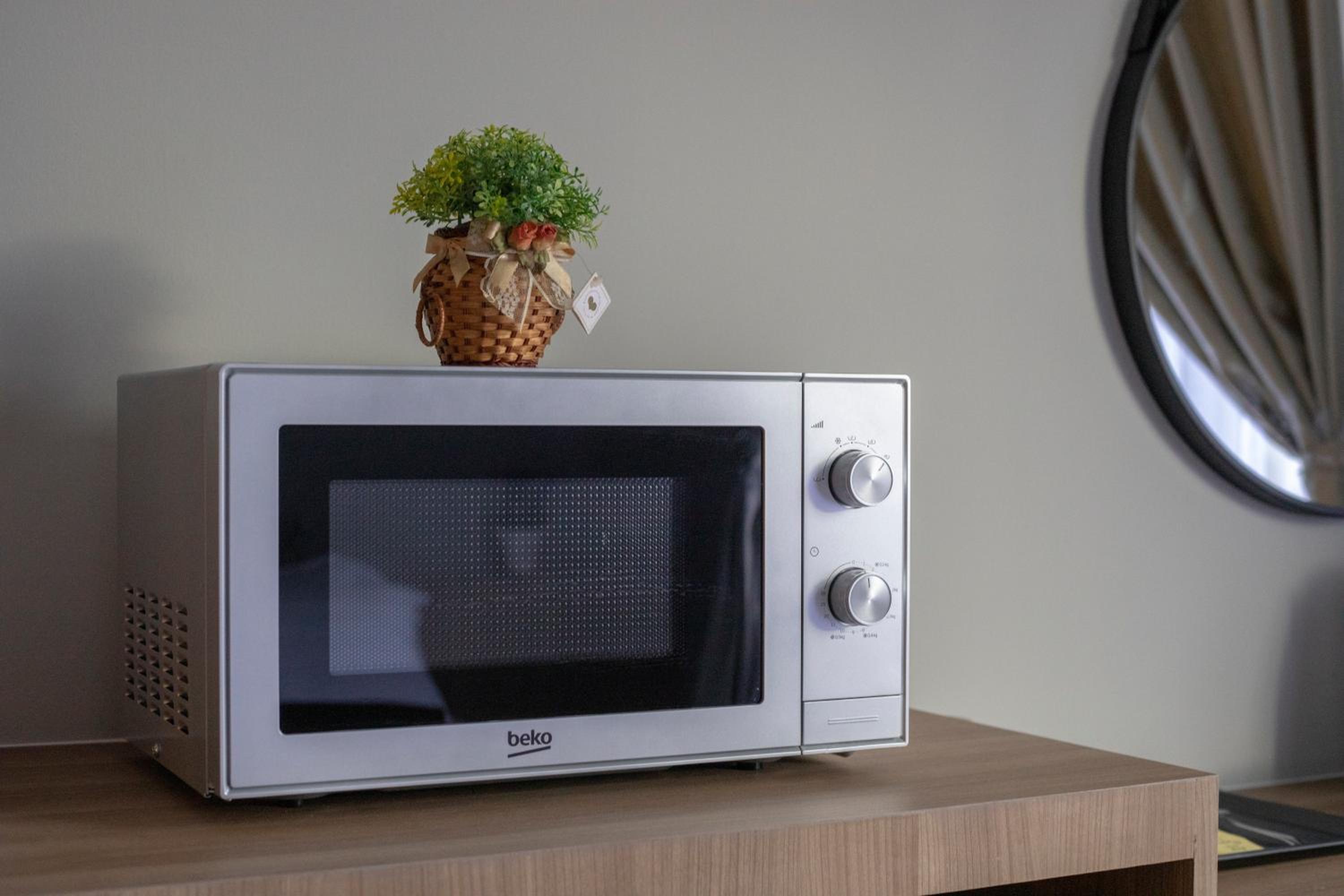 Minimalist King Suite - Photo 8