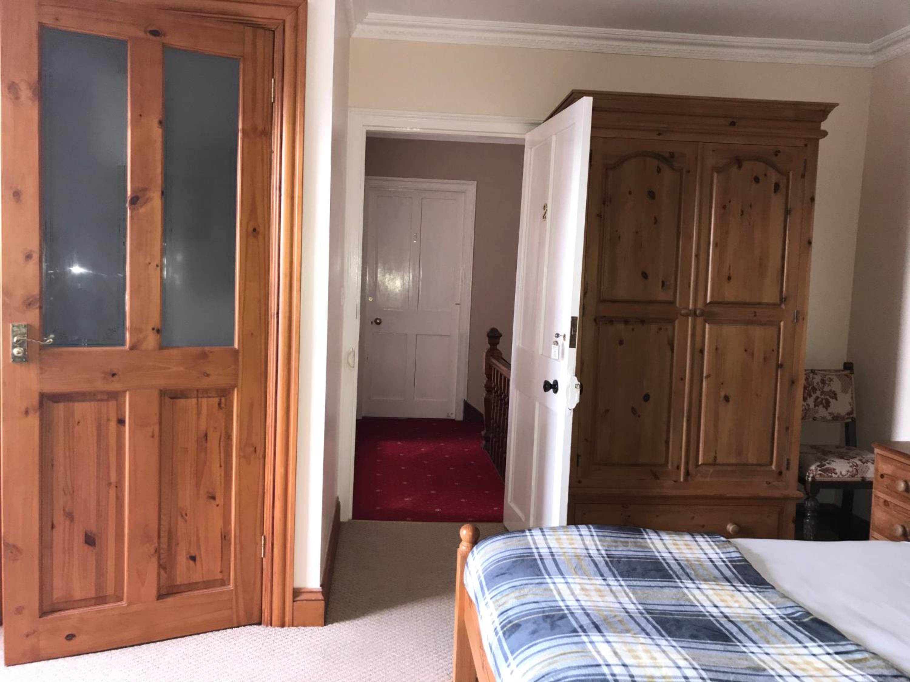 Twin Room With Private Bathroom photo 1