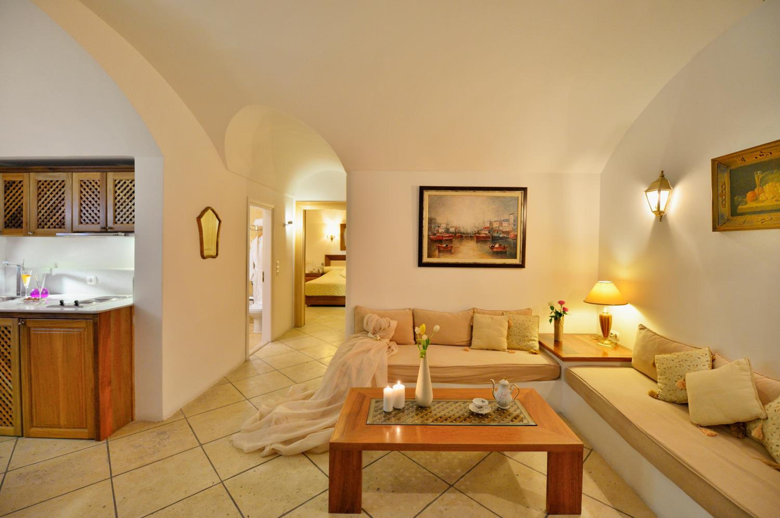 Superior One-Bedroom Suite with Hot Tub
