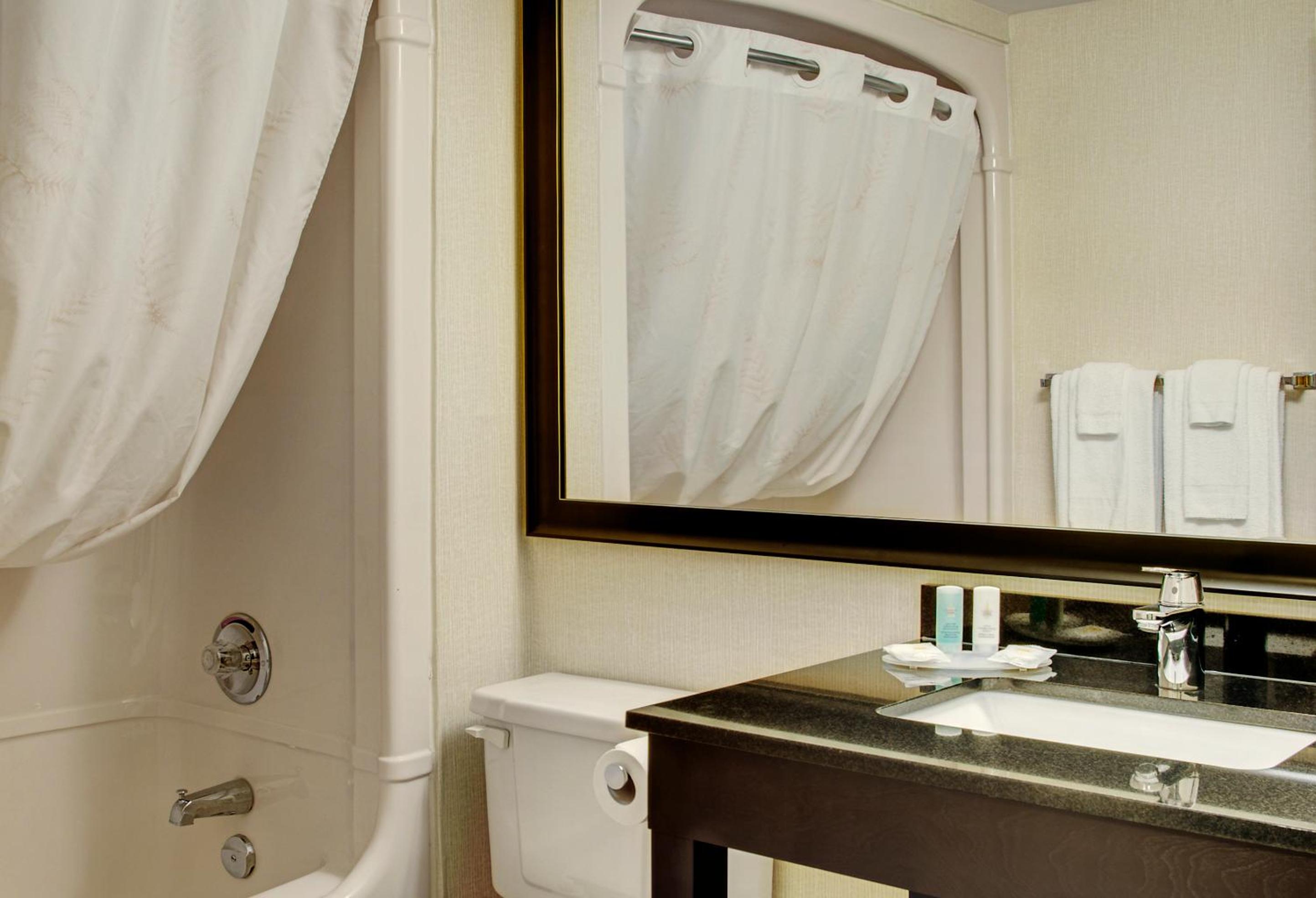 Double Room with Two Double Beds - Non-Smoking - Photo 7