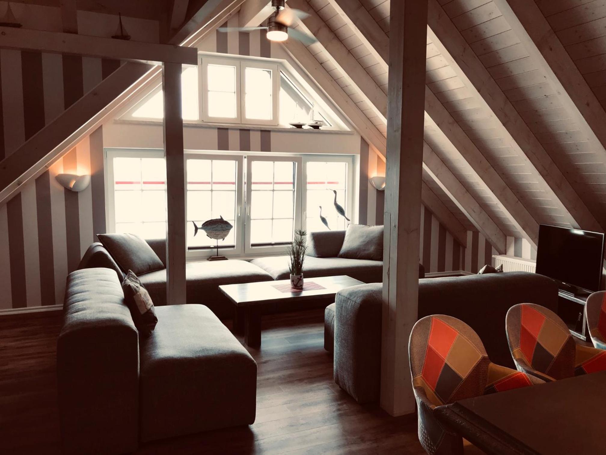Apartment with Lake View