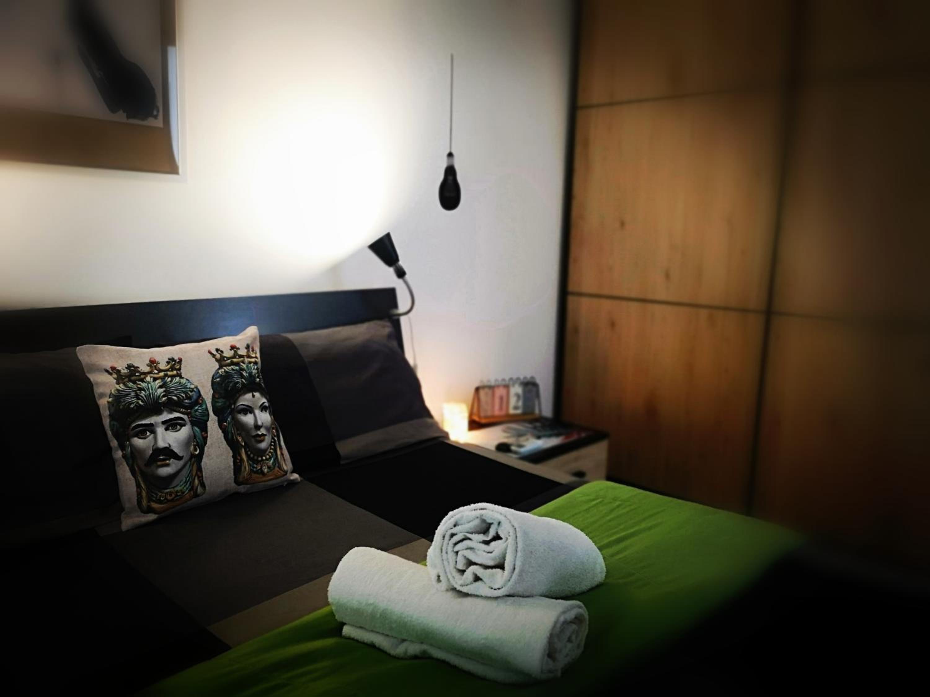 Quadruple Room with Balcony - Photo 7