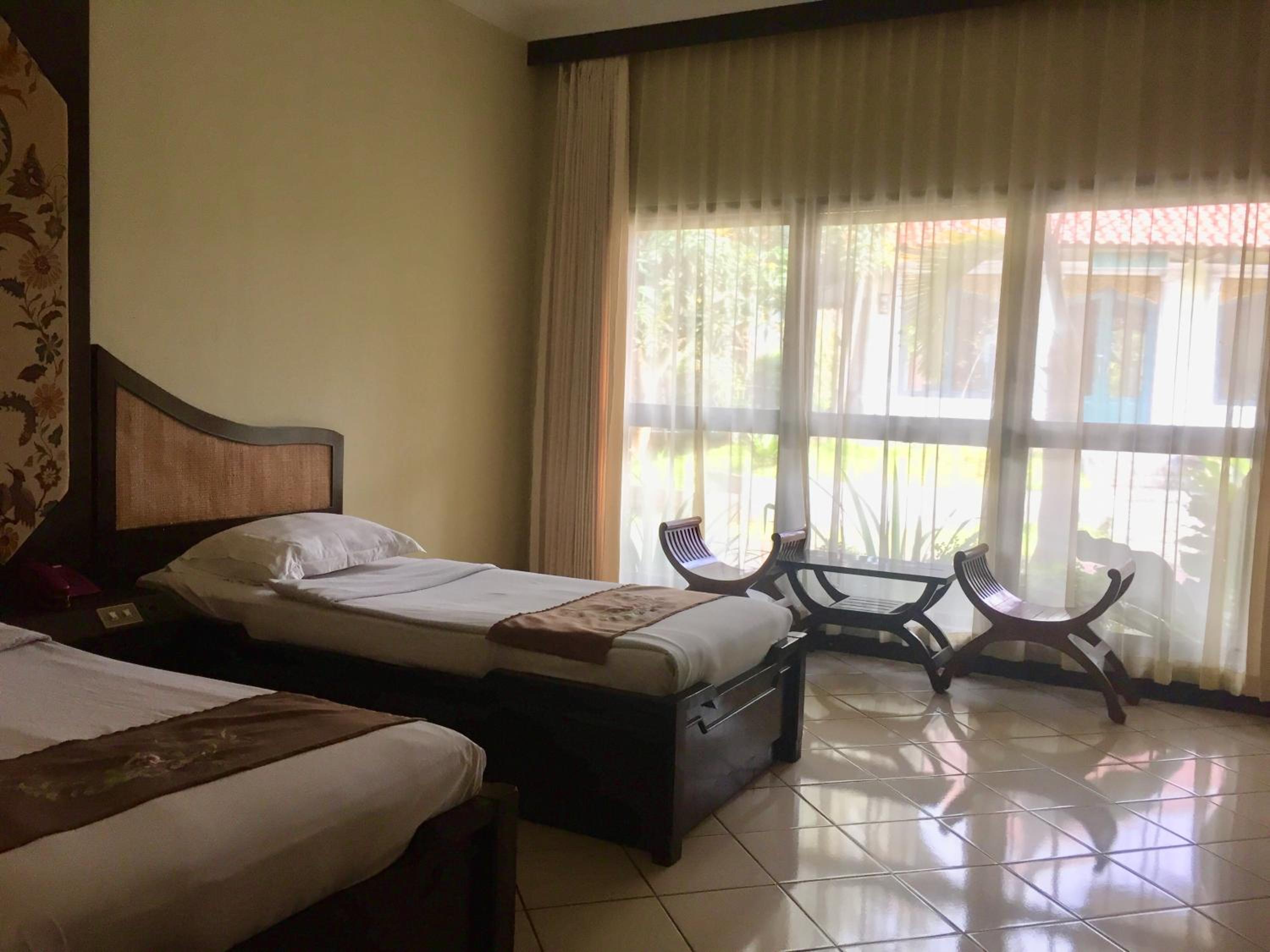 Standard Twin Room with Garden View - Photo 1