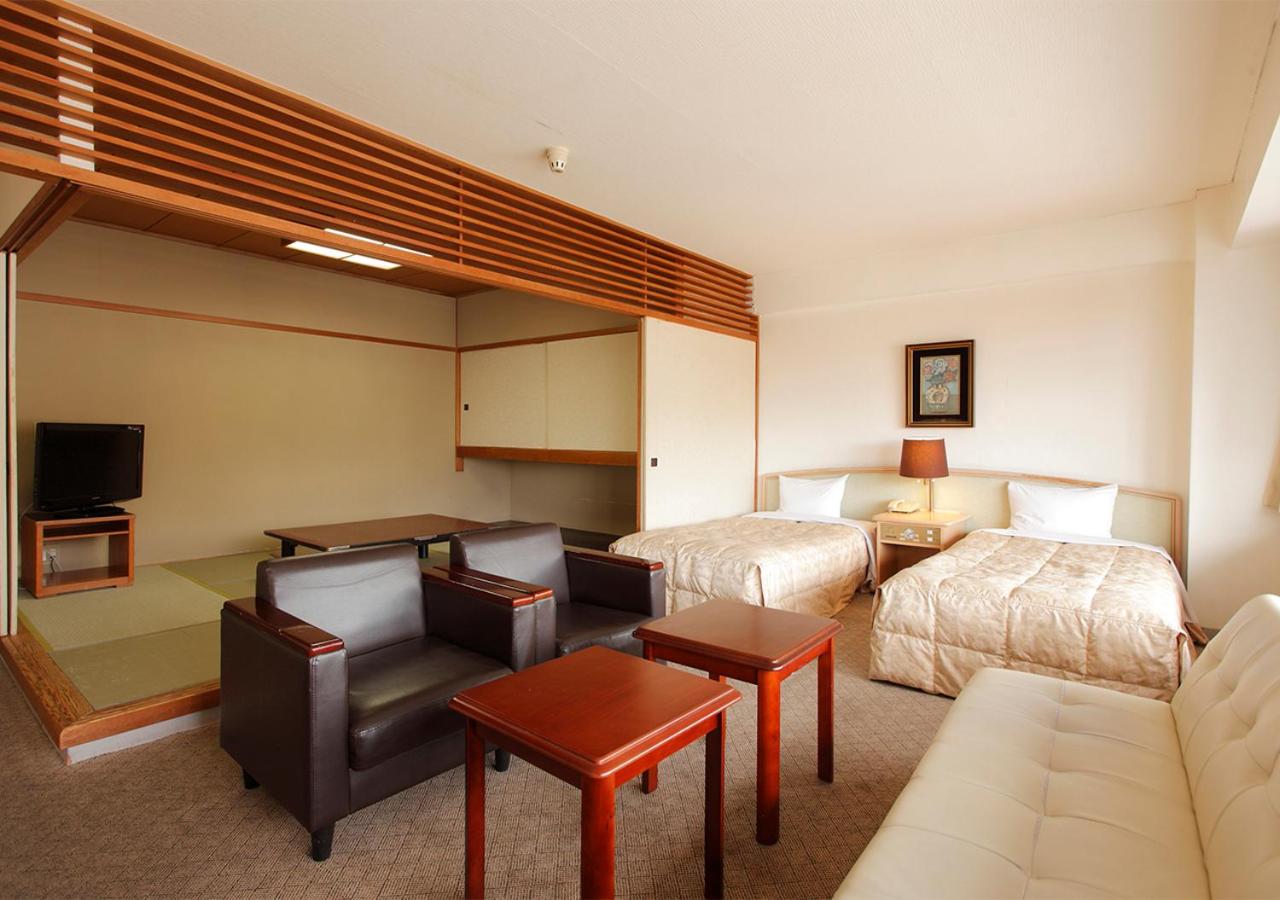 Japanese-Western Style Twin Room（Twin Room + 7.5 tatami）