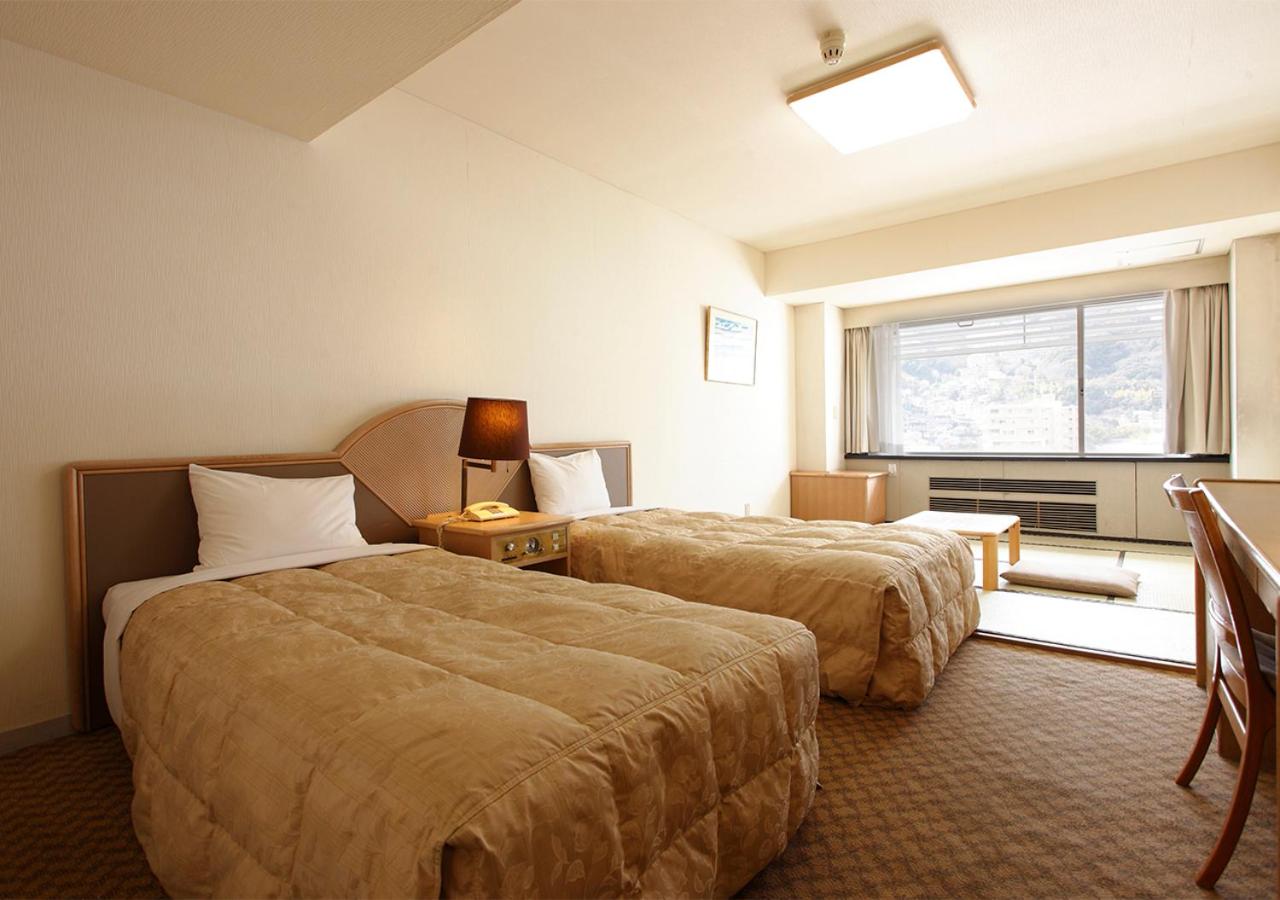 Japanese-Western Style Twin Room（Twin Room + 6 tatami）
