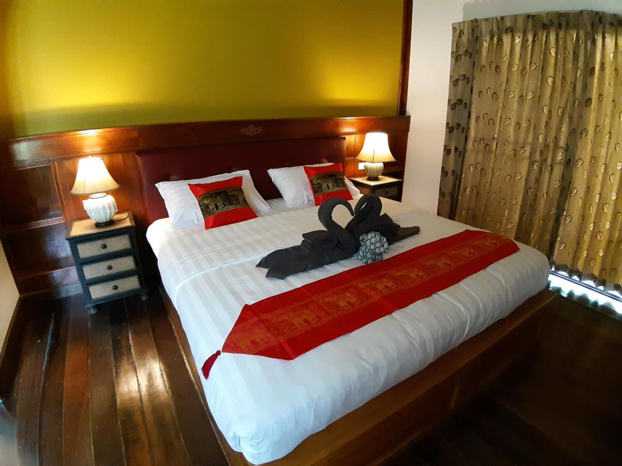 Deluxe King Room photo 1