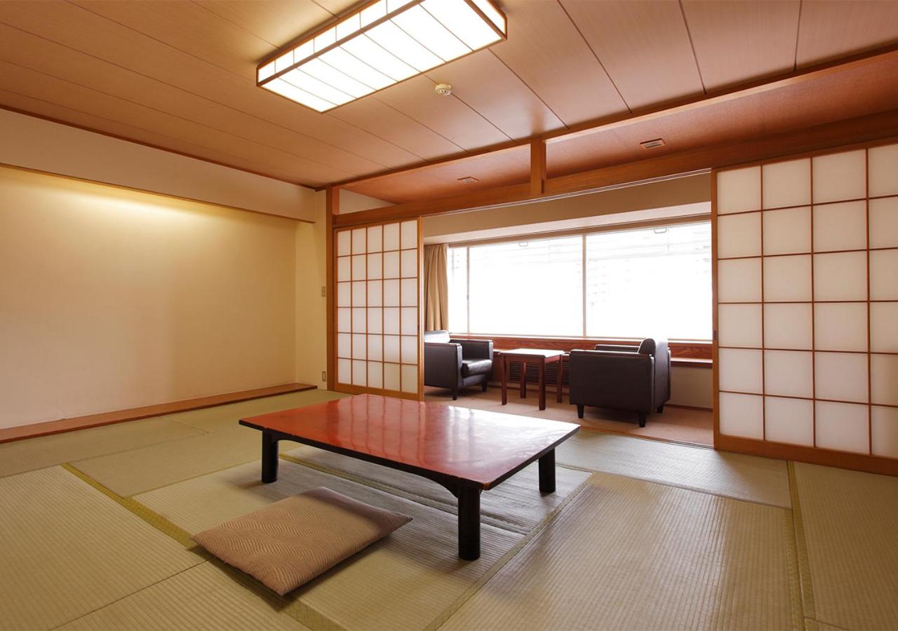 Japanese-Style Room 12 tatami