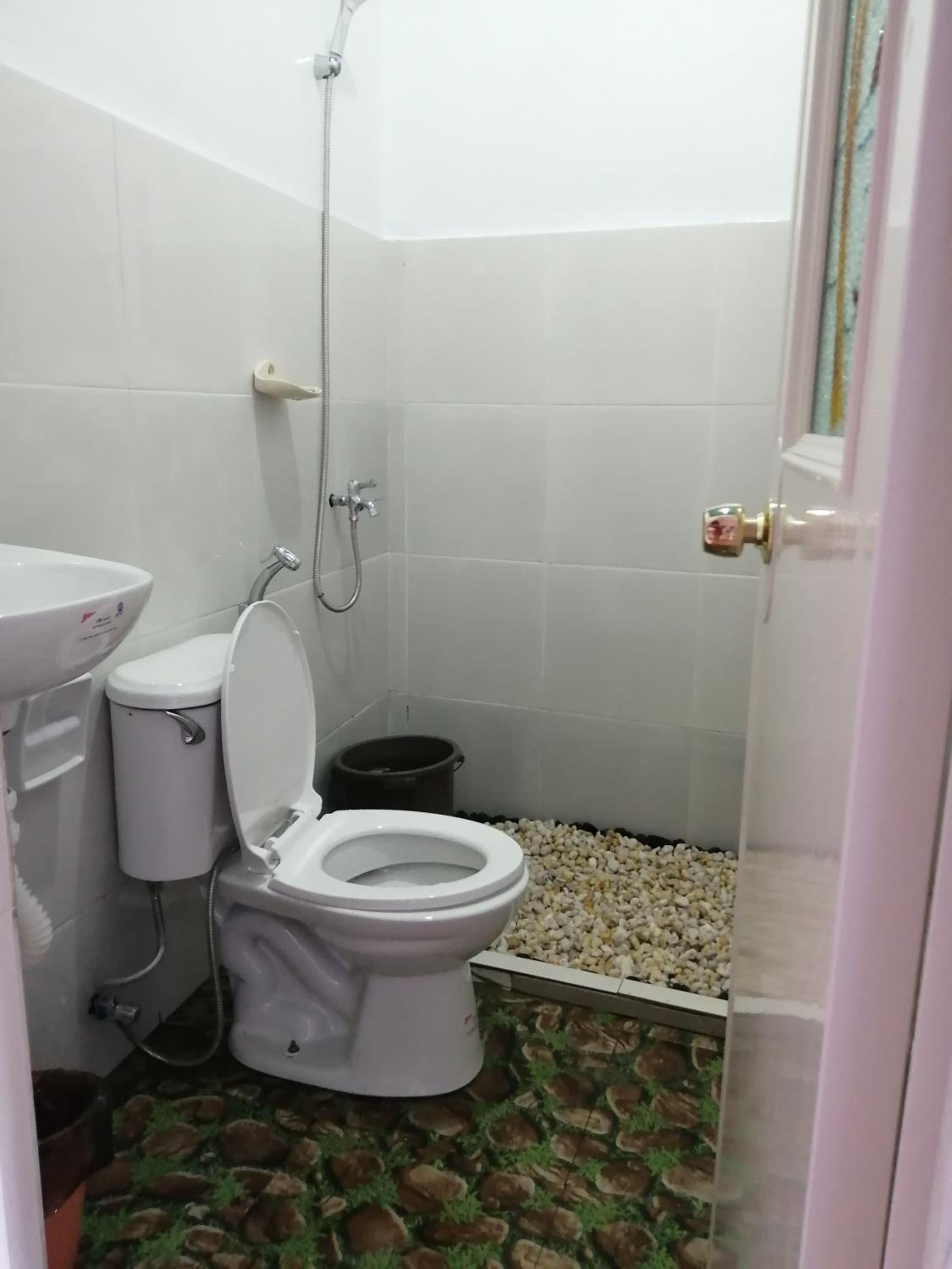 Standard Queen Room - Photo 4