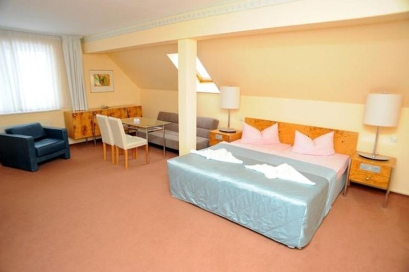 Large Double Room photo 1