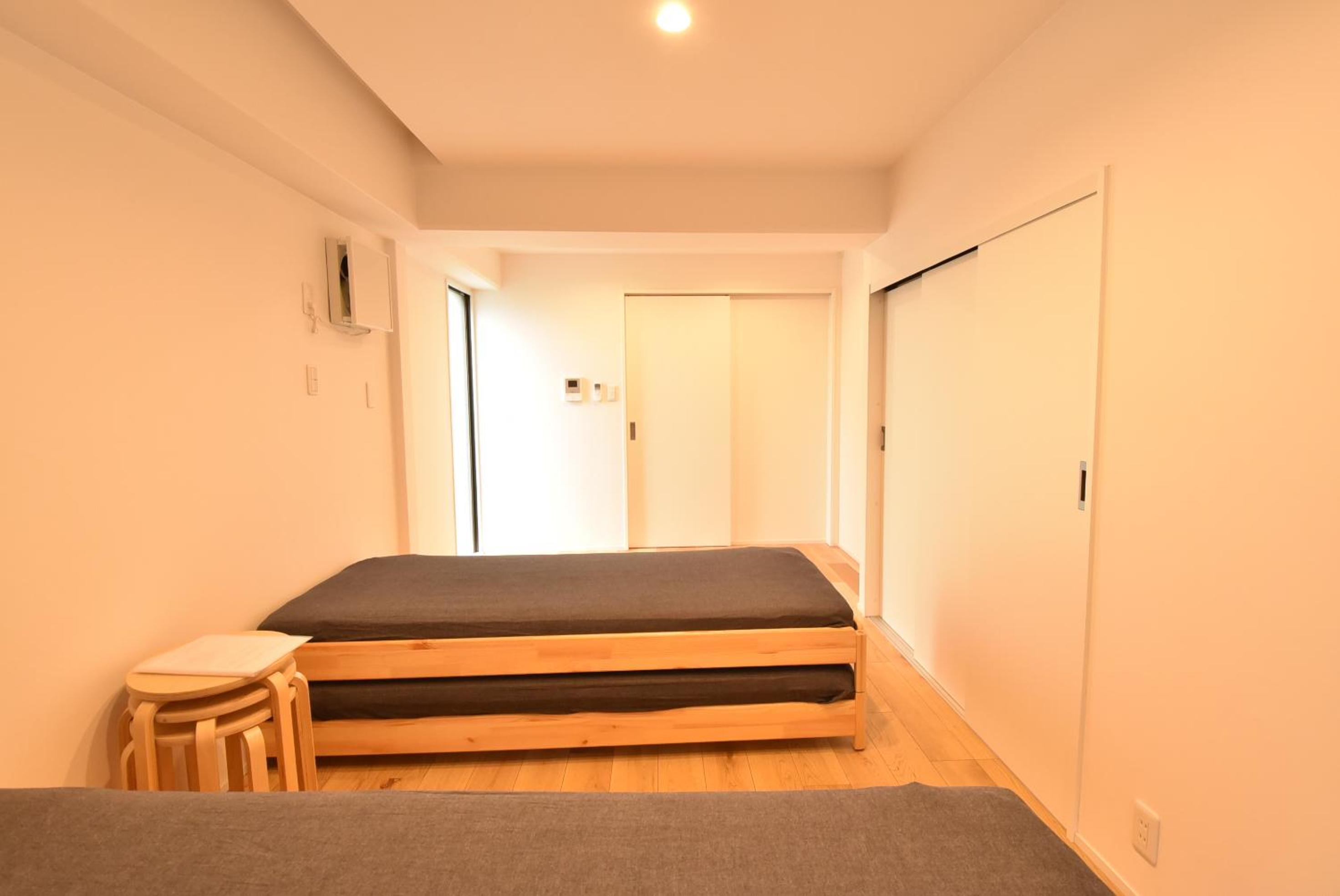 Family Room with Private Bathroom photo 2