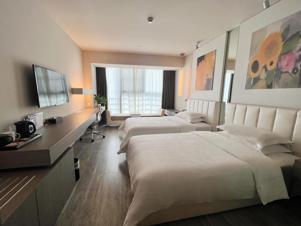 Twin Room (Super Sassy)