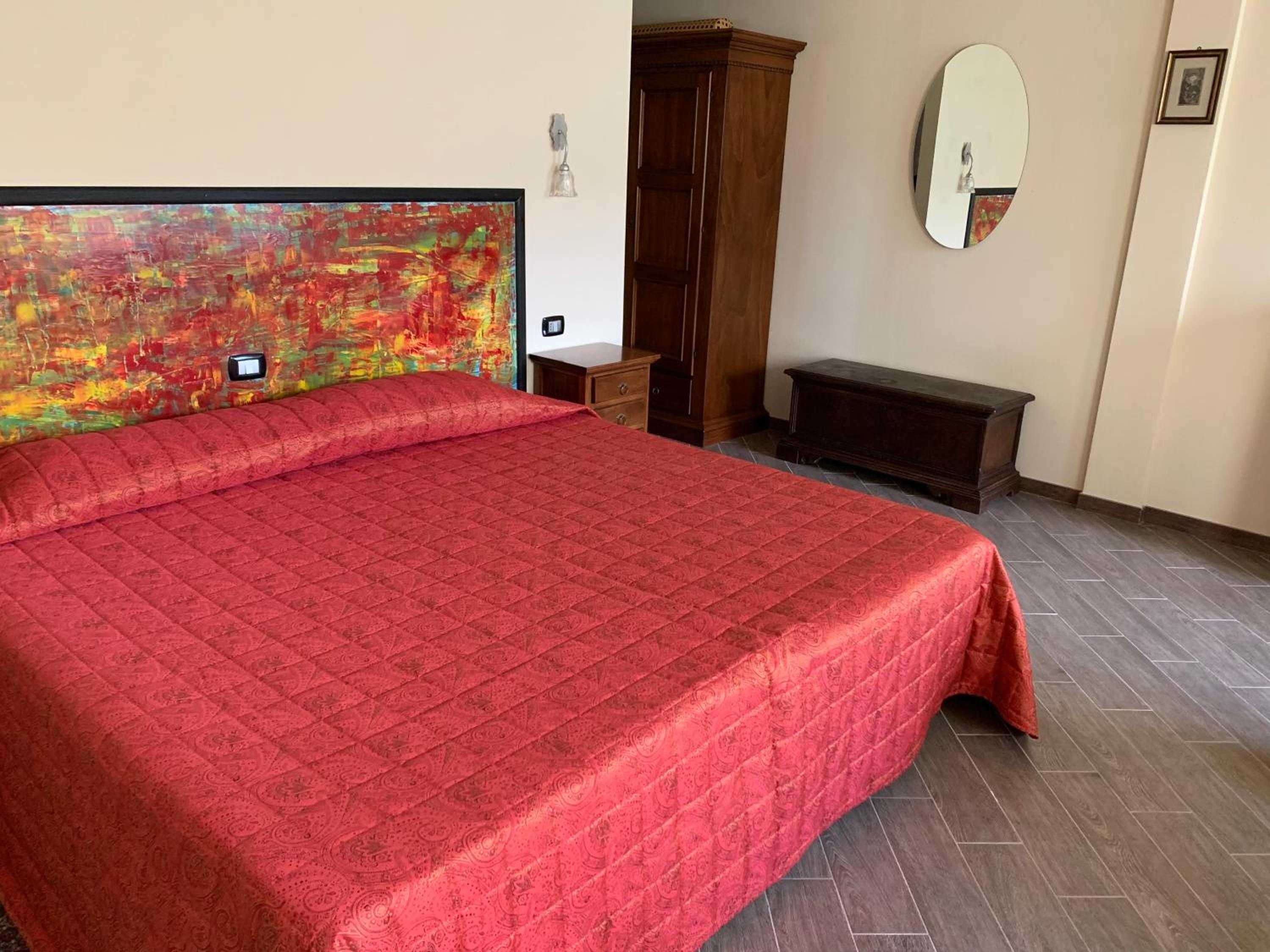 Double Room - Photo 8