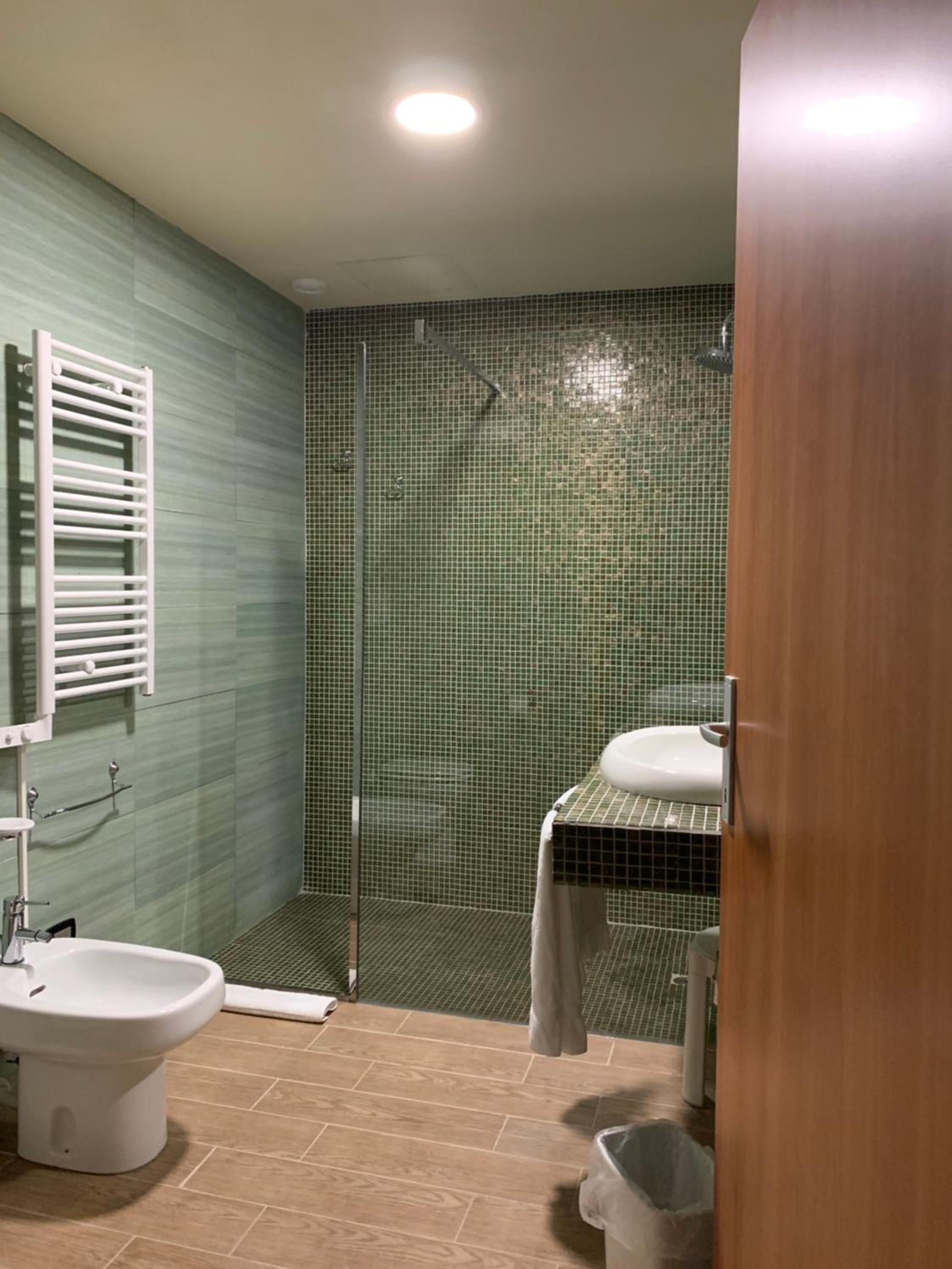 Double Room - Photo 9