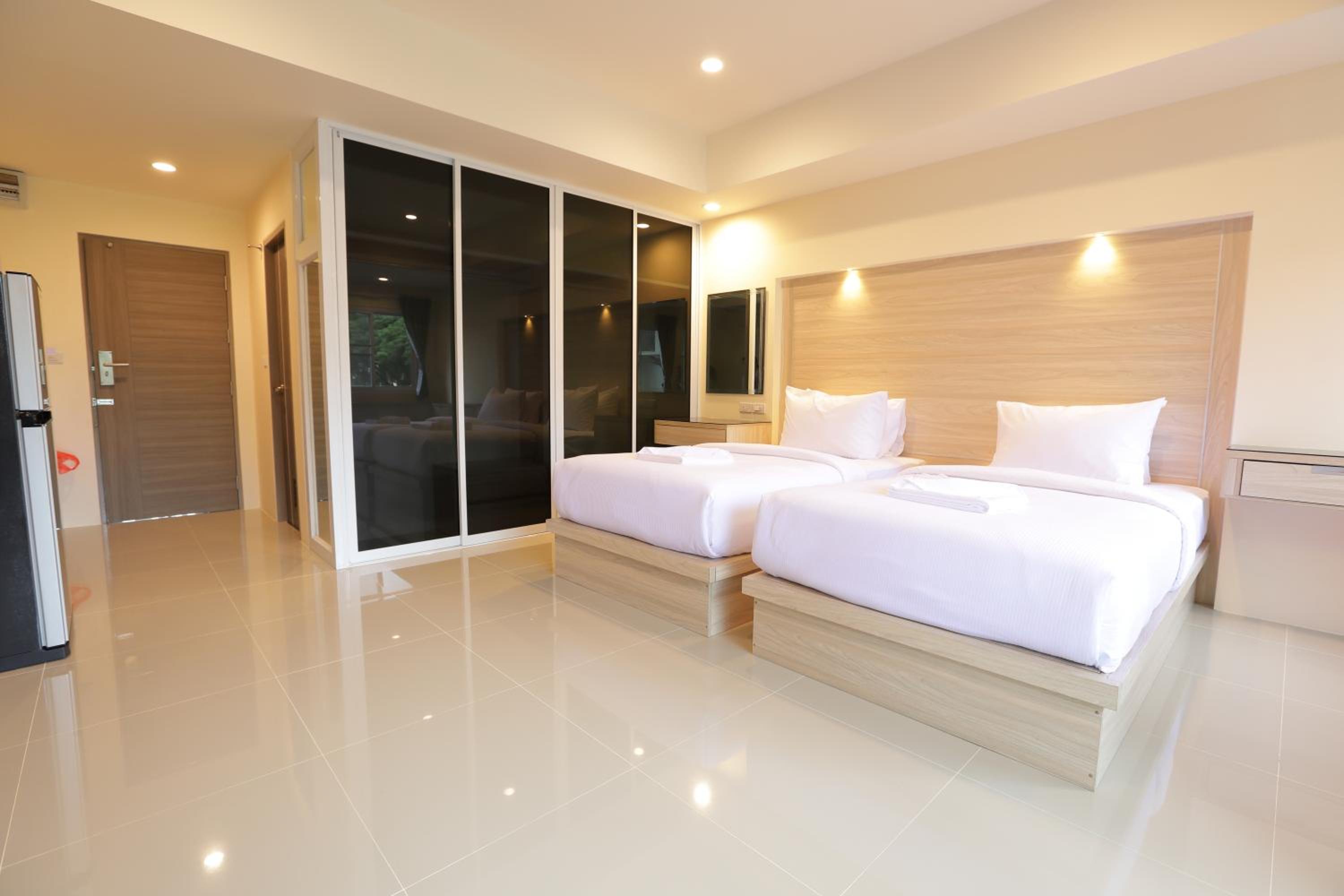 Twin Room - Photo 3