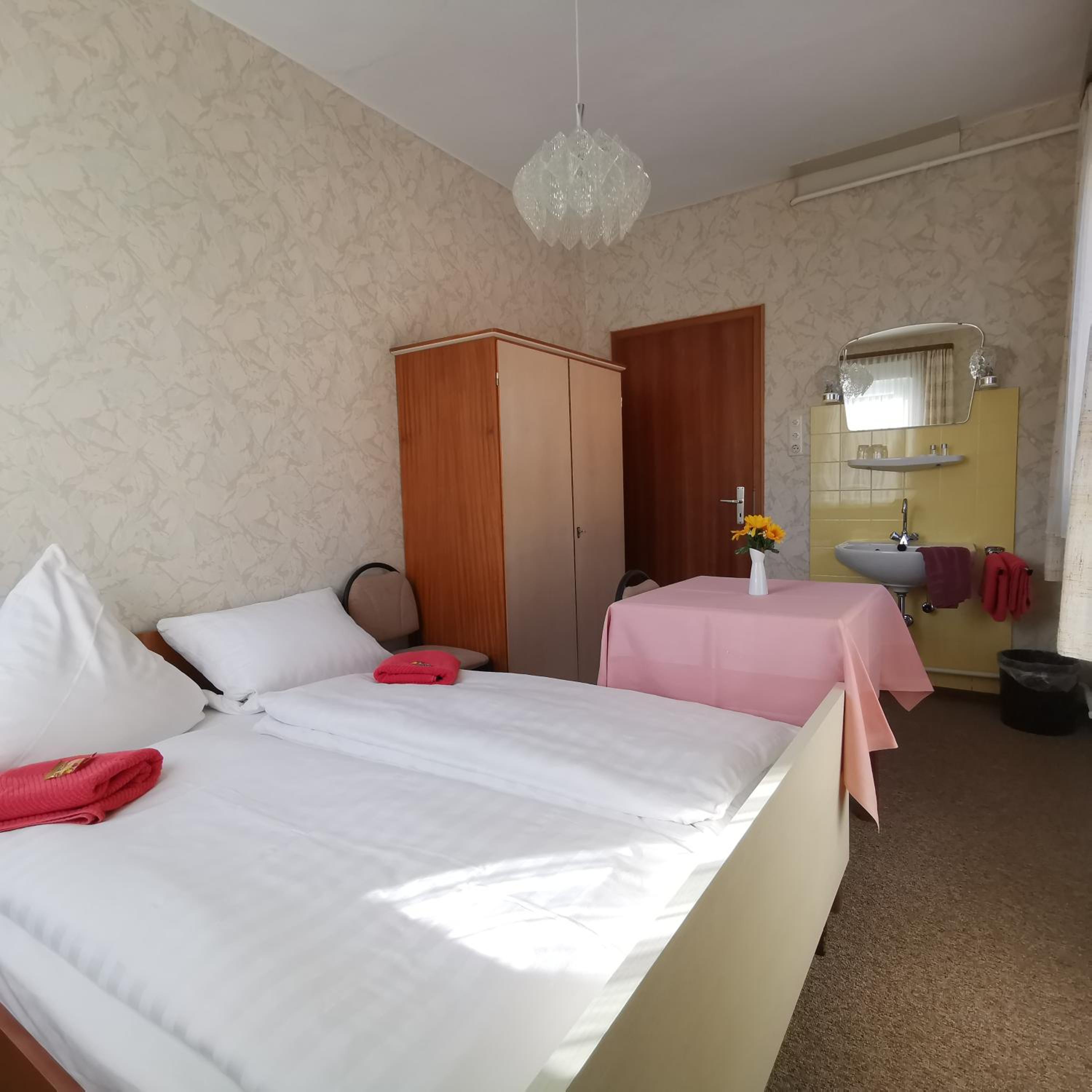 Double Room with Shared Bathroom photo 1
