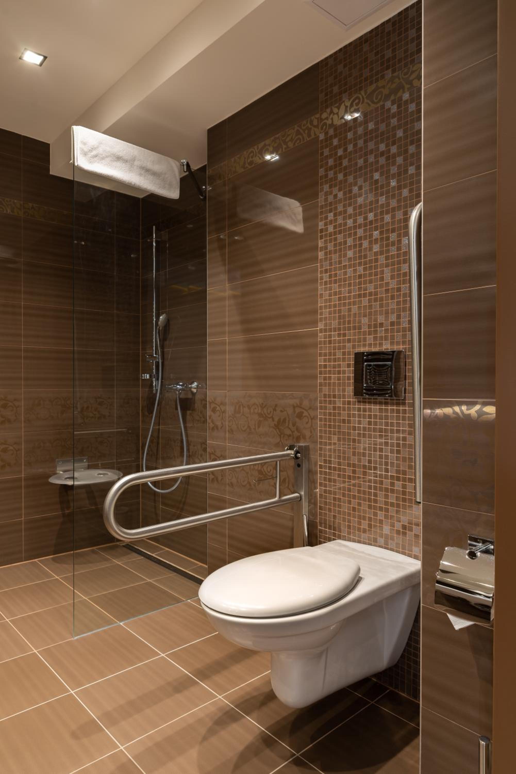 Deluxe Double or Twin Room - Disability Access with Wellness Access photo 2
