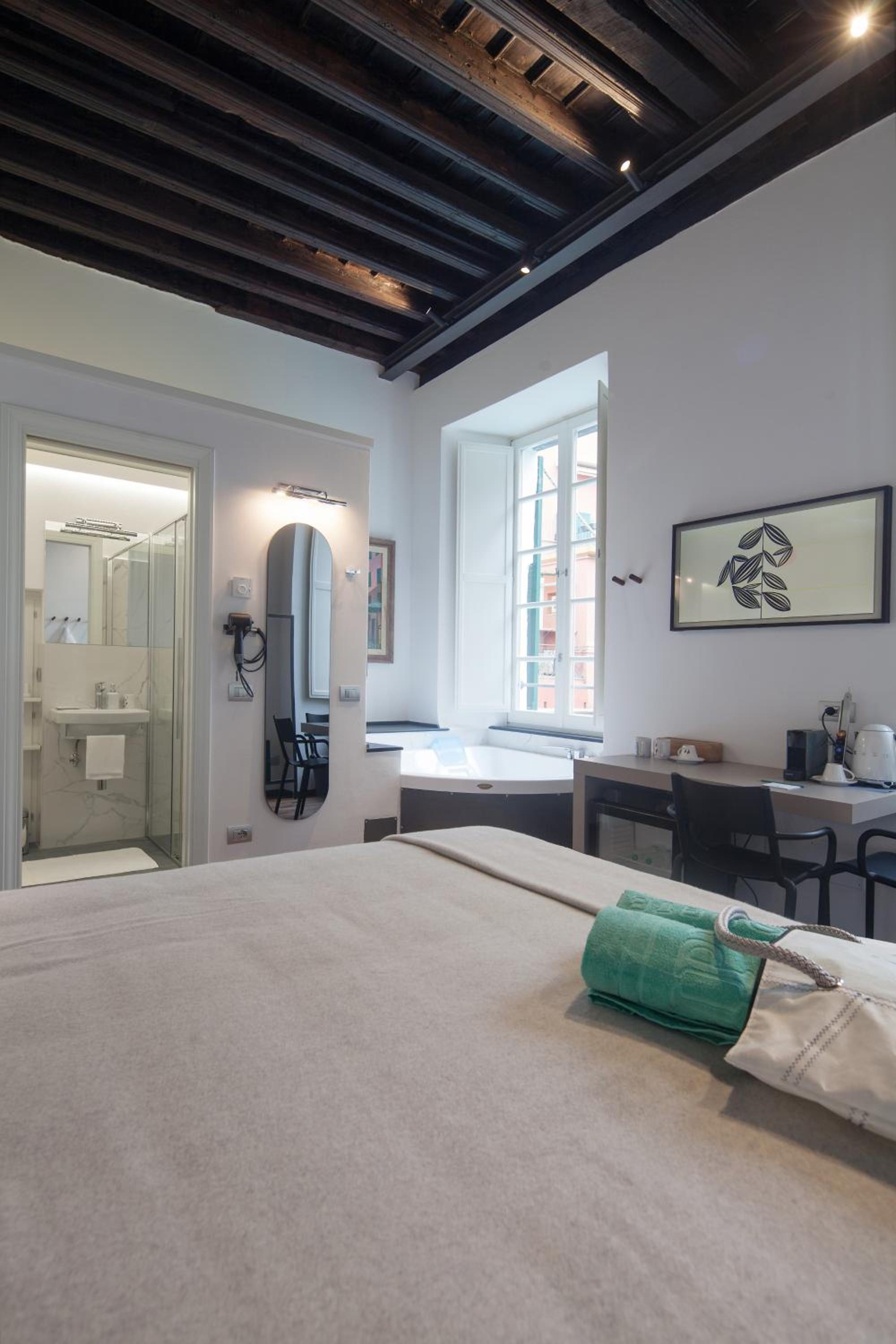 King Room with Spa Bath