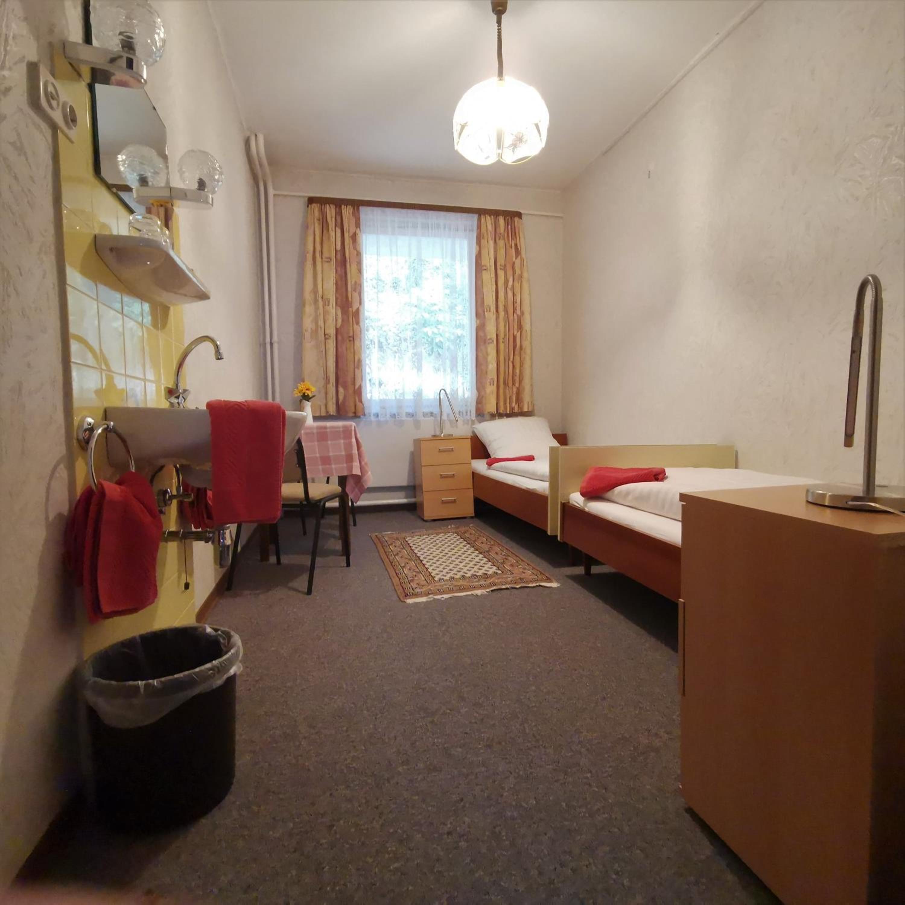 Twin Room with Shared Toilet photo 1
