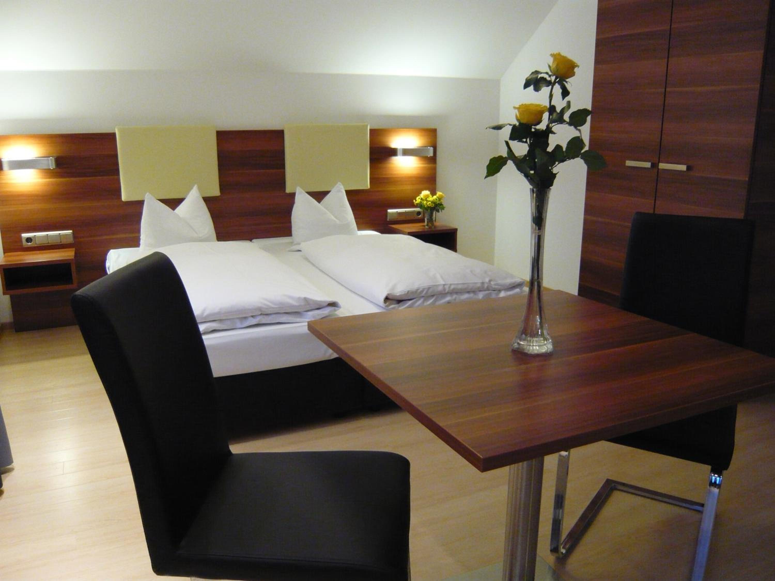 Deluxe Three-Bedroom Apartment