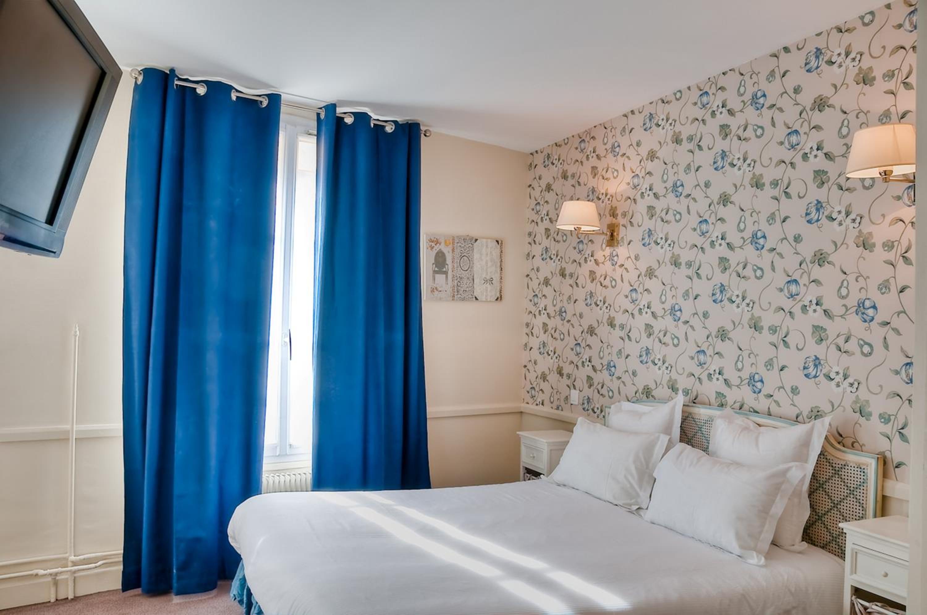 Superior Double or Twin Room photo 3