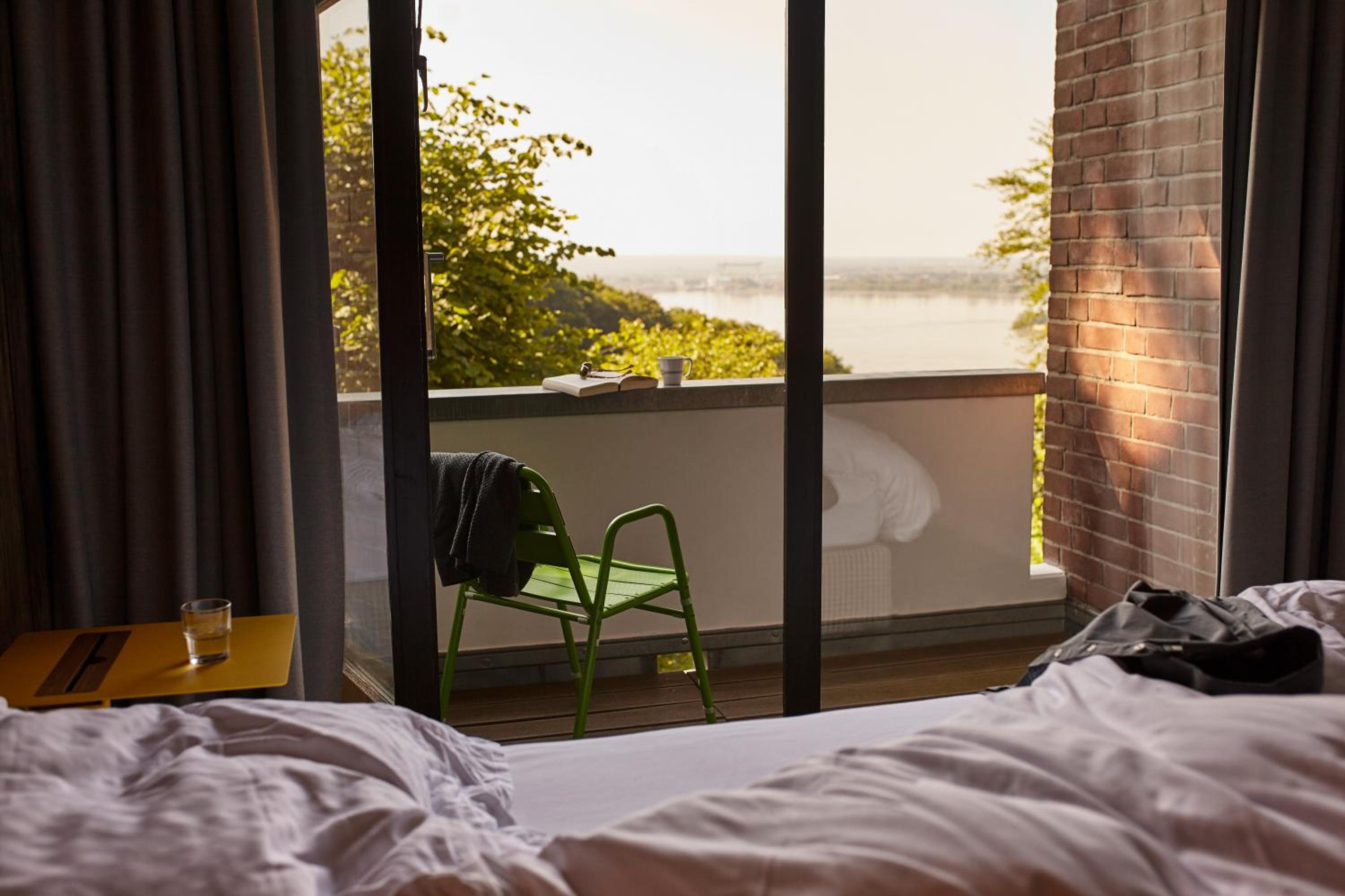 Double Room with Balcony - Photo 4