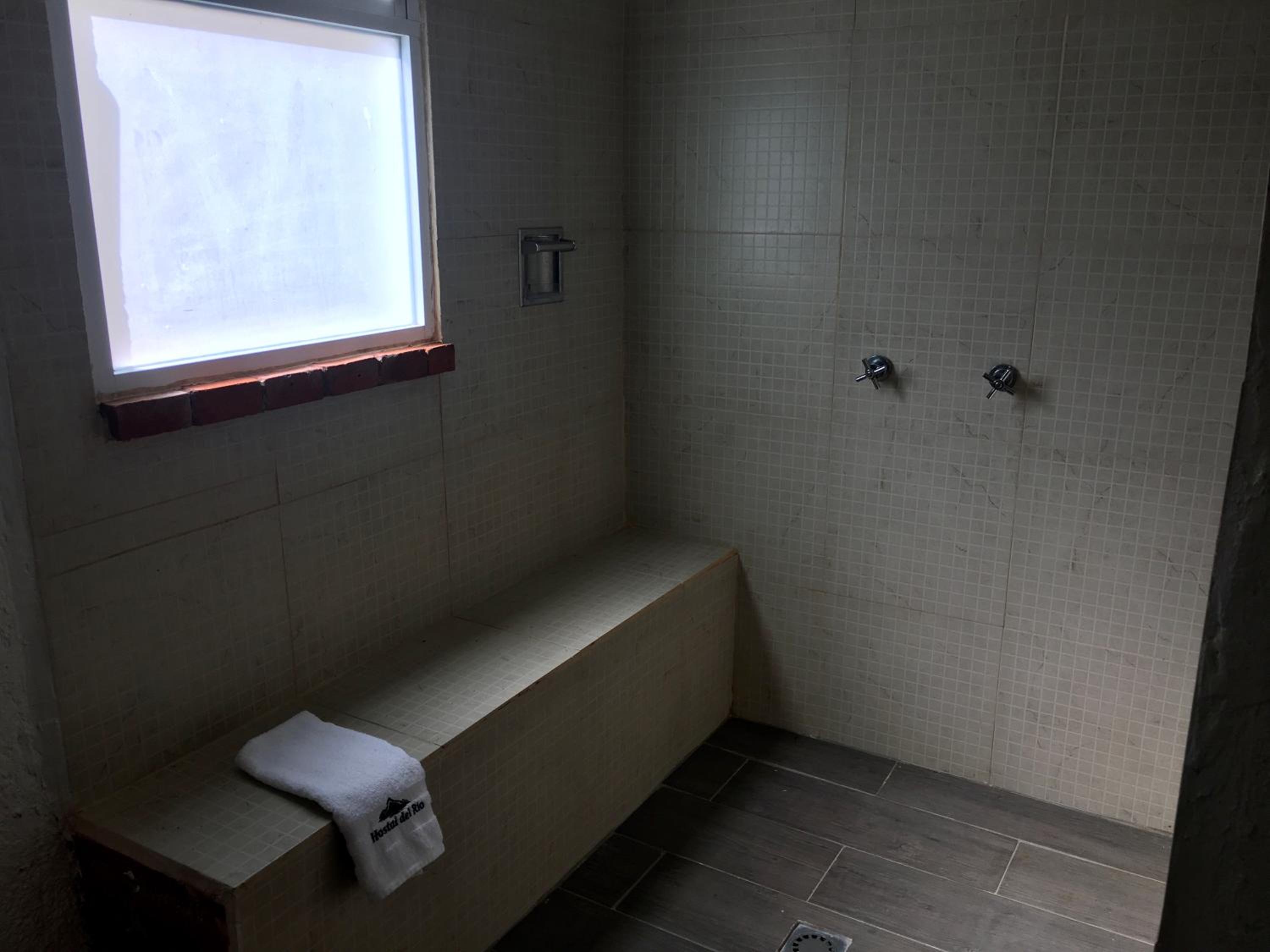 Deluxe King Room - Photo 3
