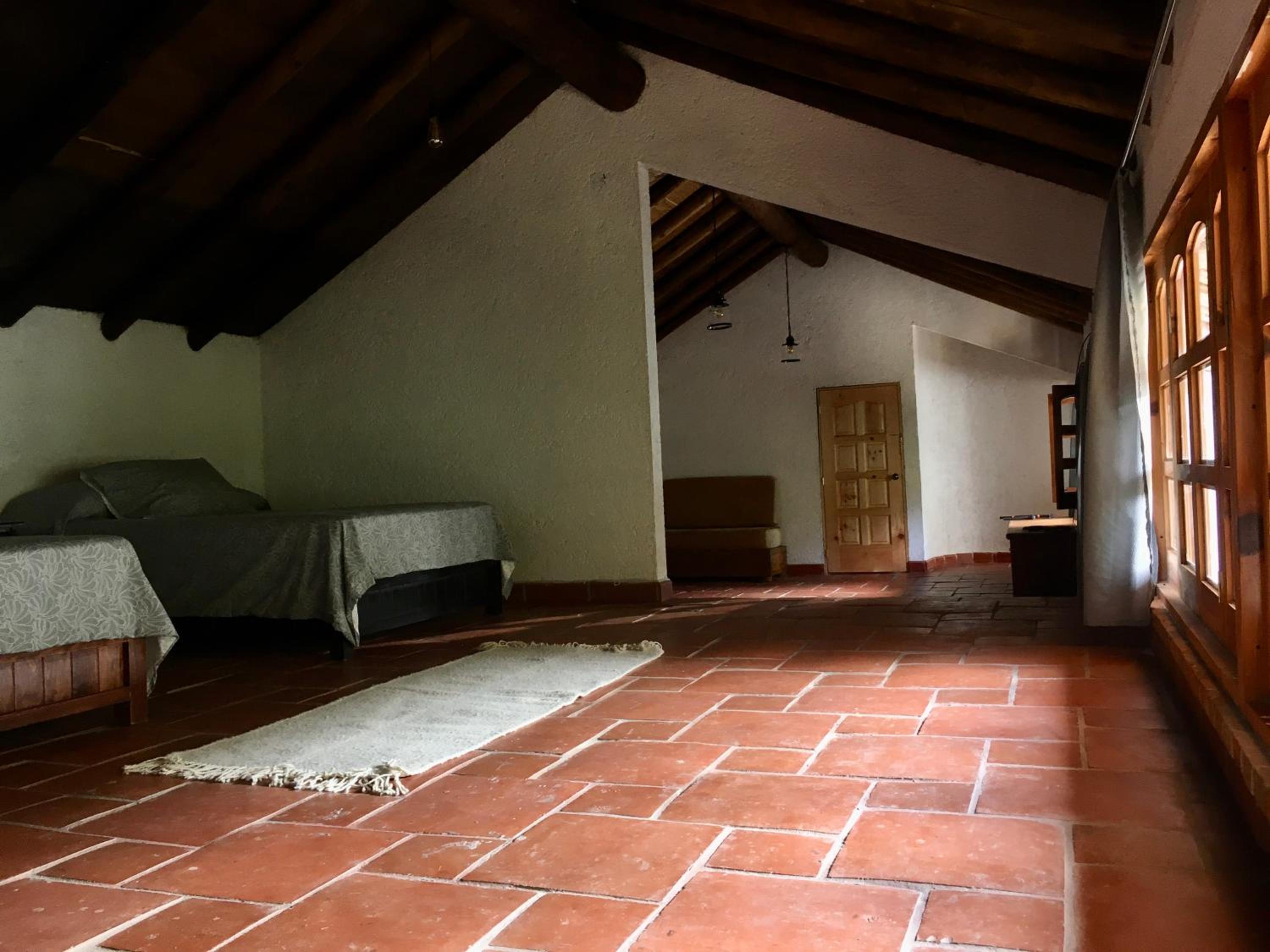 Quadruple Room with Private Bathroom - Photo 2