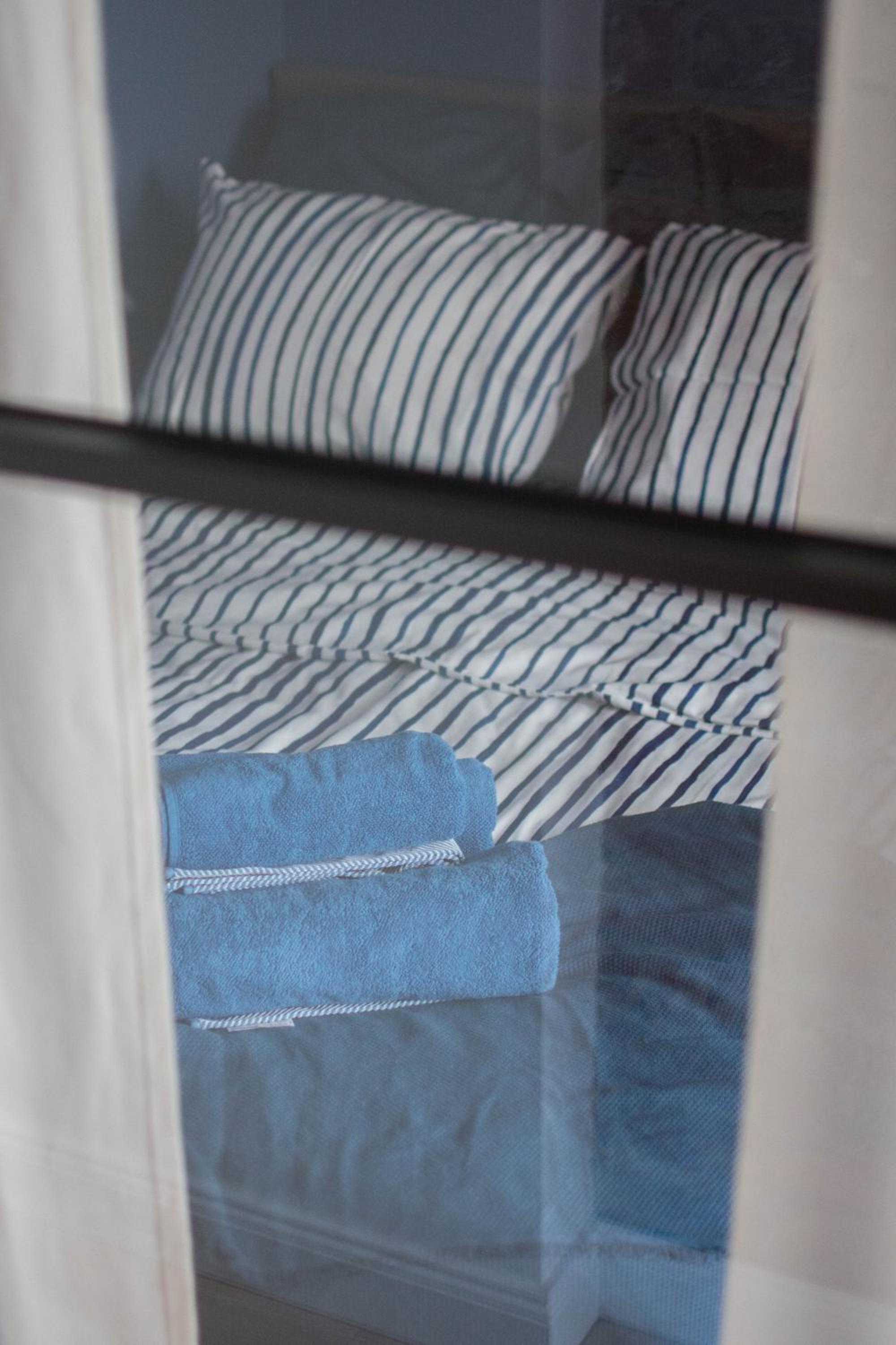 One-Bedroom Apartment - Photo 6