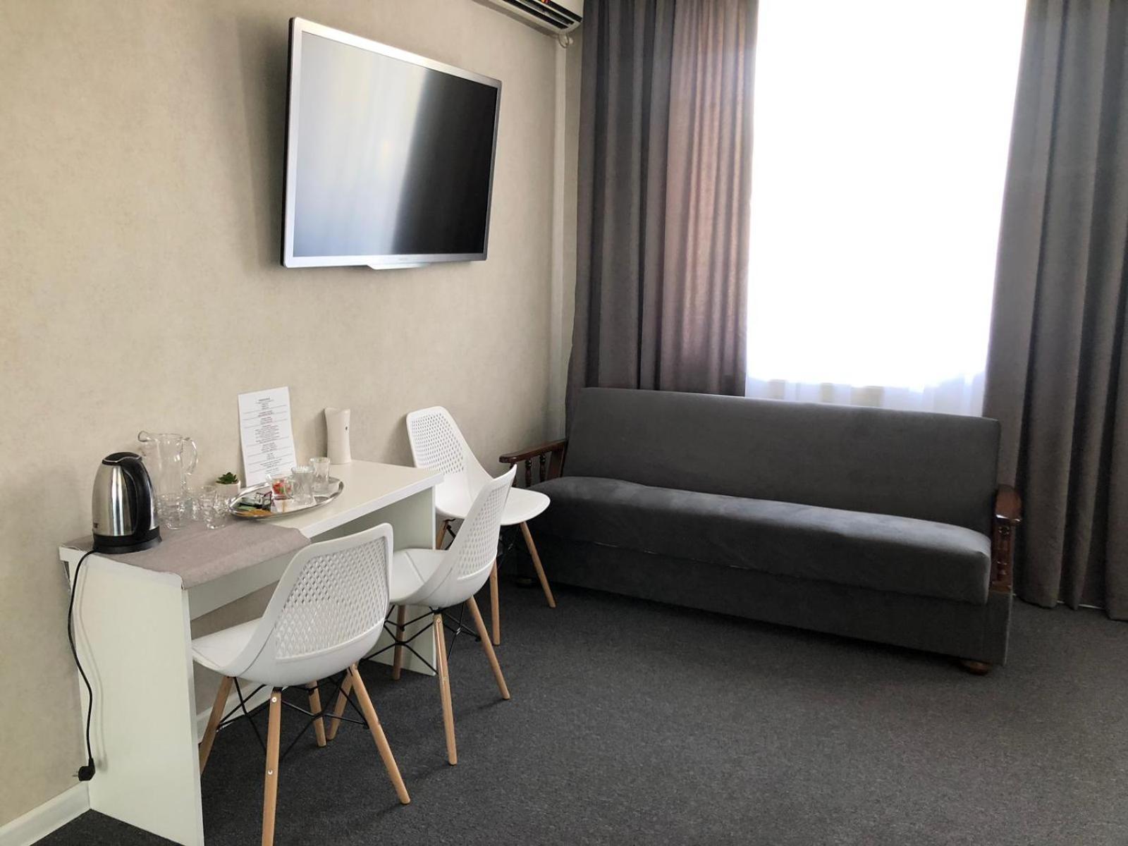 Large Double or Twin Room photo 3